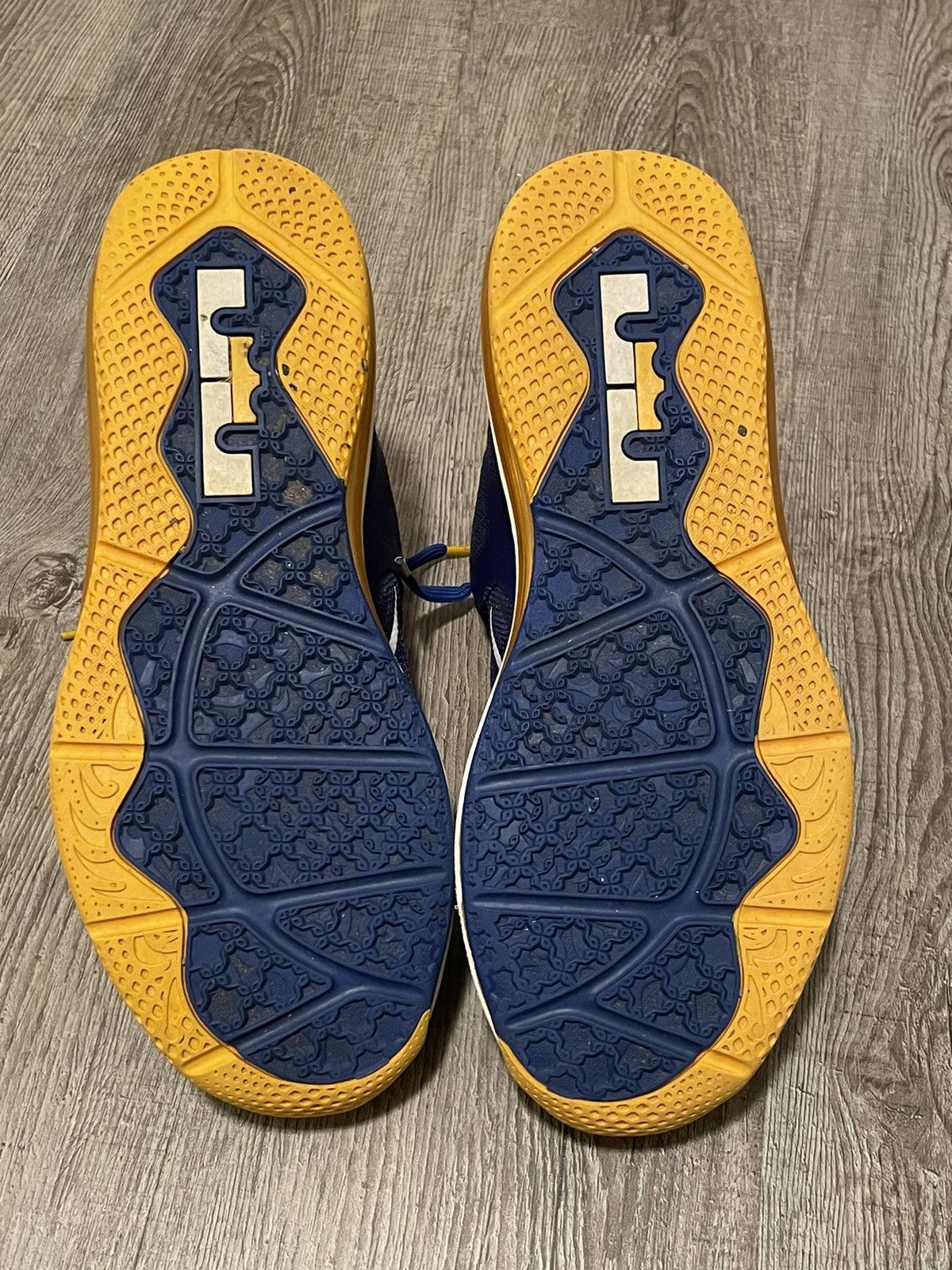 Nike NIKE Lebron 9 Low “Entourage” Size US 10.5 / EU 43-44 - 7 Thumbnail