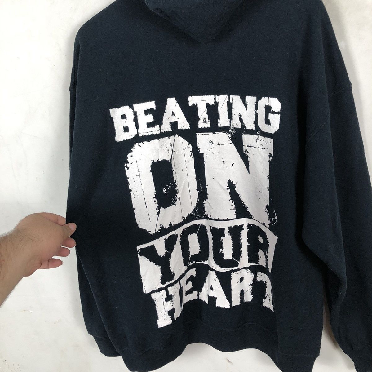 Gildan VINTAGE HOODIE GILDAN BEATING ON YOUR HEART Size US L / EU 52-54 / 3 - 7 Thumbnail