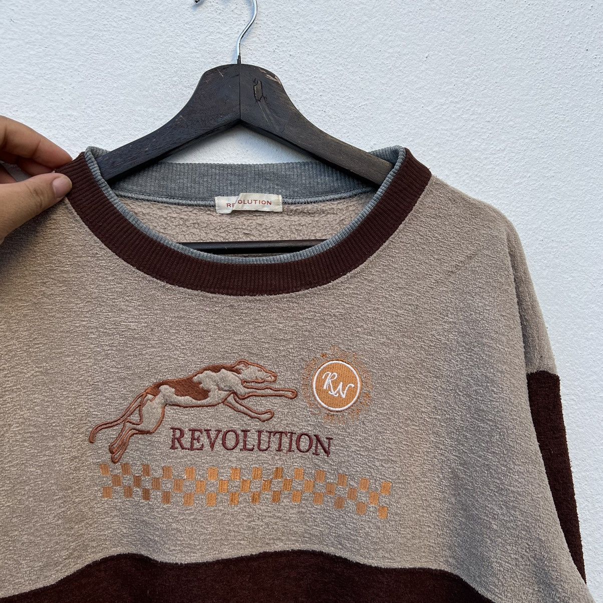Japanese Brand VINTAGE REVOLUTION SWEATSHIRT BIG LOGO JAPAN Size US M / EU 48-50 / 2 - 6 Thumbnail