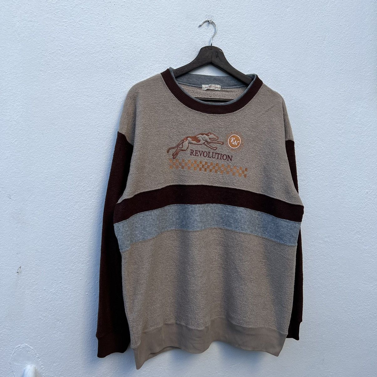 Japanese Brand VINTAGE REVOLUTION SWEATSHIRT BIG LOGO JAPAN Size US M / EU 48-50 / 2 - 5 Thumbnail