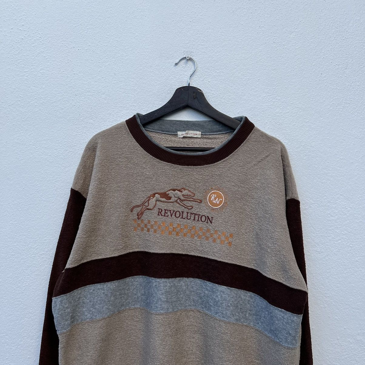 Japanese Brand VINTAGE REVOLUTION SWEATSHIRT BIG LOGO JAPAN Size US M / EU 48-50 / 2 - 3 Thumbnail