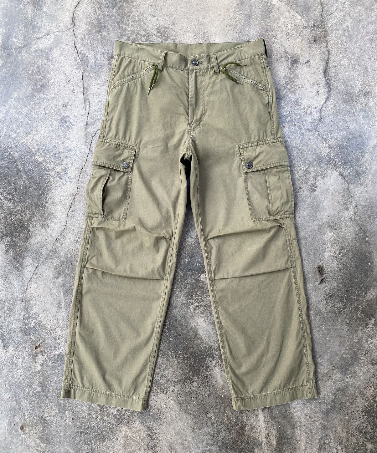 image of Vintage Driza Bone Green Army Style Cargo Pants, Men's (Size 34)