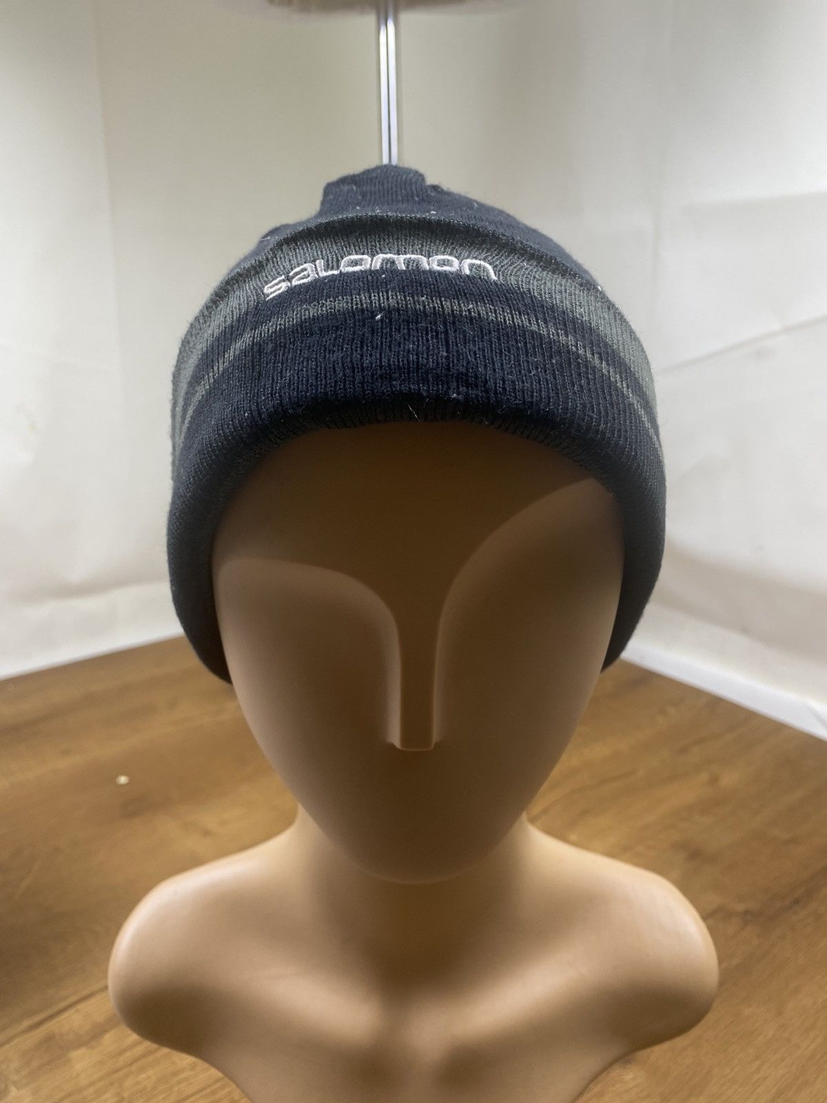 Salomon Salomon Small Logo Beanie Snowcap Winter Hat Size ONE SIZE - 1 Thumbnail