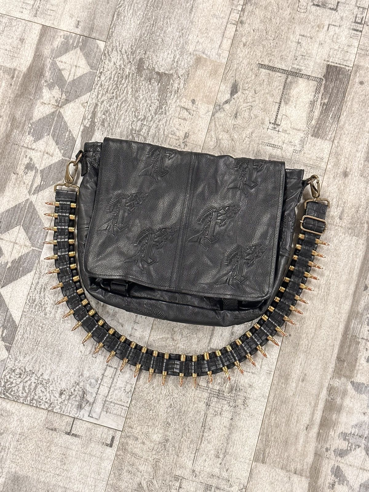 fishingforscale メッセンジャーバッグ Streetwear Fishingforscale 'Rambo' Messenger Bag | Grailed