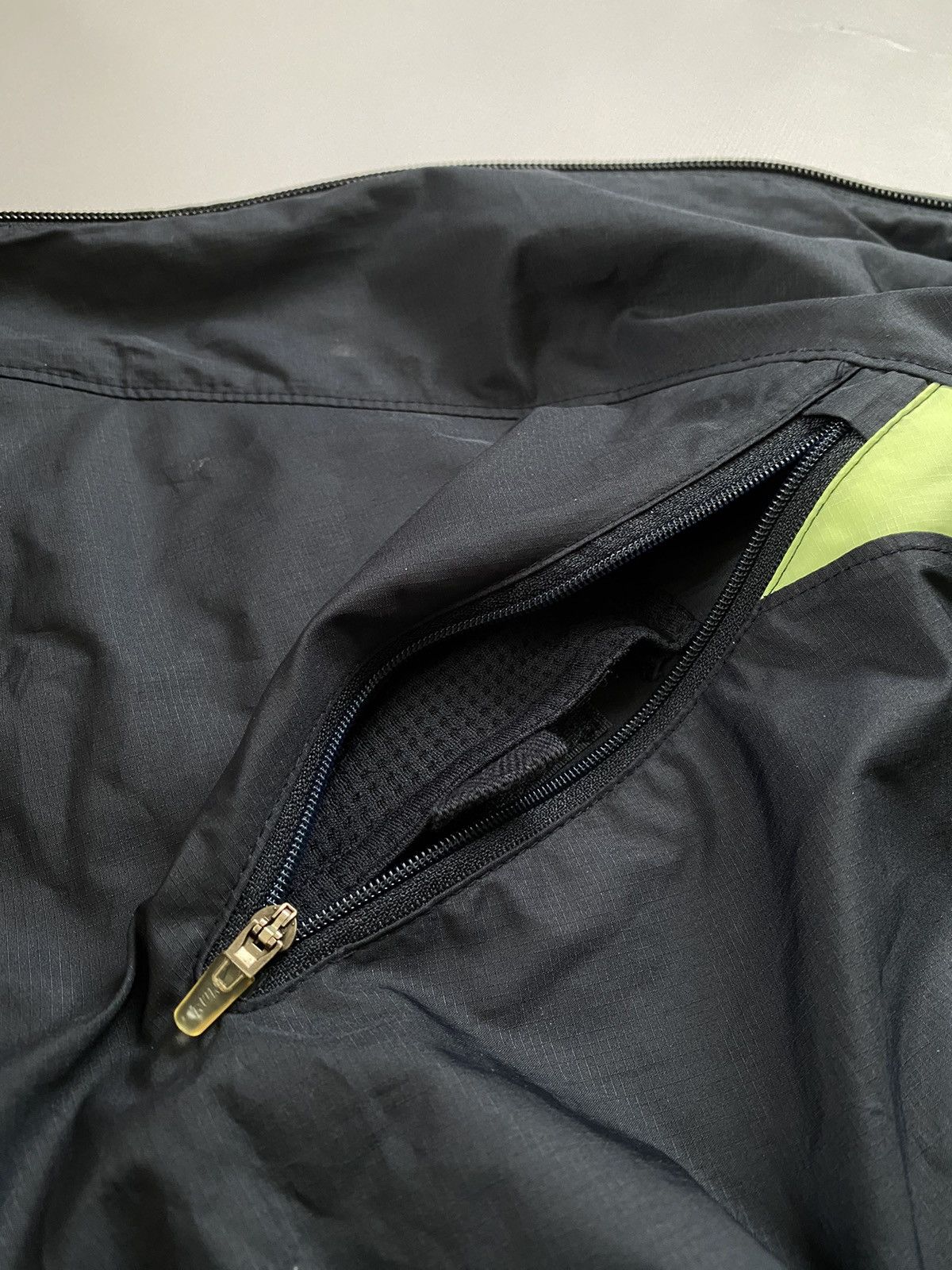 Nike × Vintage Vintage Nike Vest Light Nylon Center Swoosh Y2K Drill Size US XL / EU 56 / 4 - 7 Thumbnail