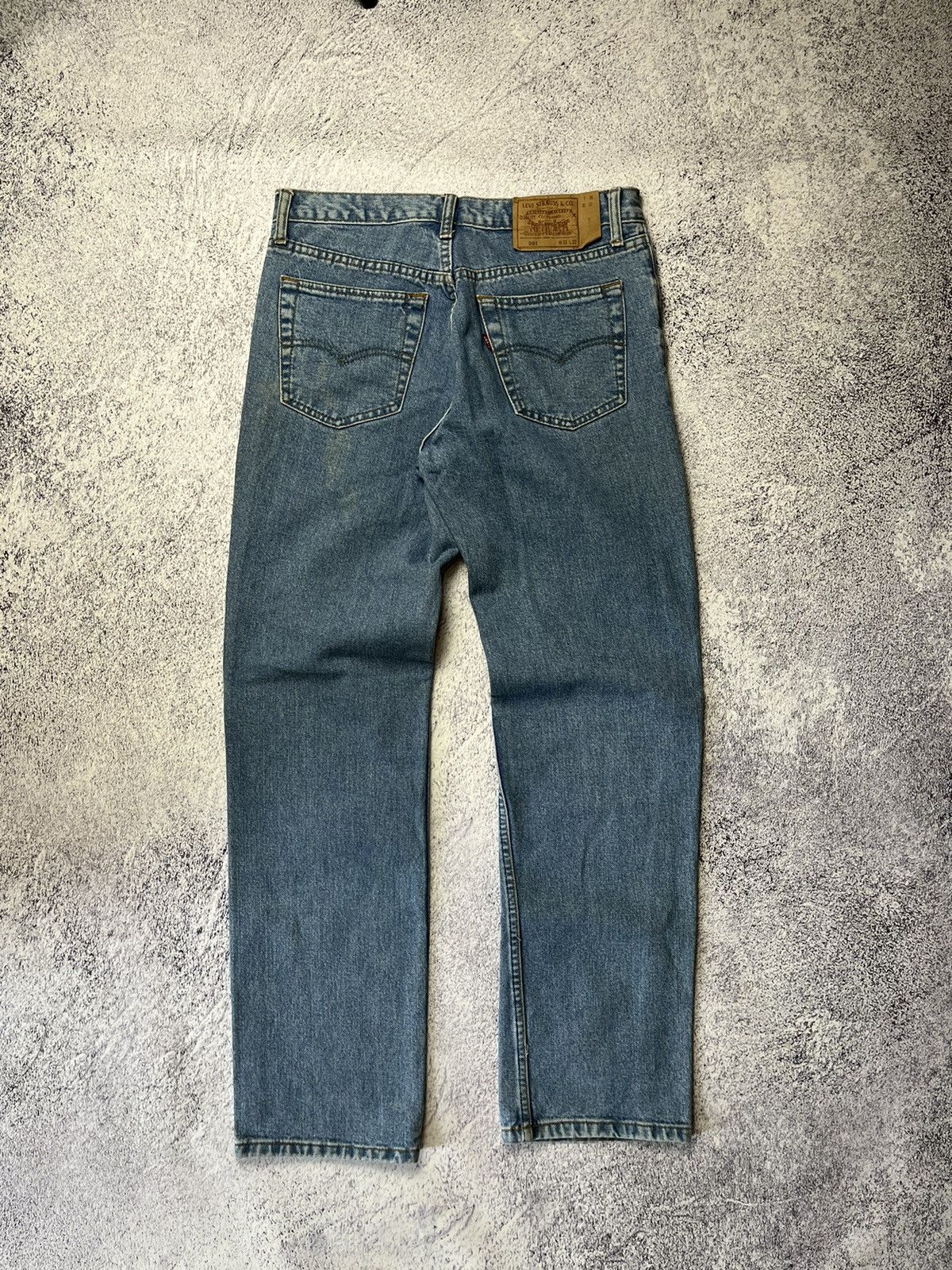 Jean Vintage Levis 501 90s made in usa sunfaded distressed blue Size US 32 / EU 48 - 1 Thumbnail