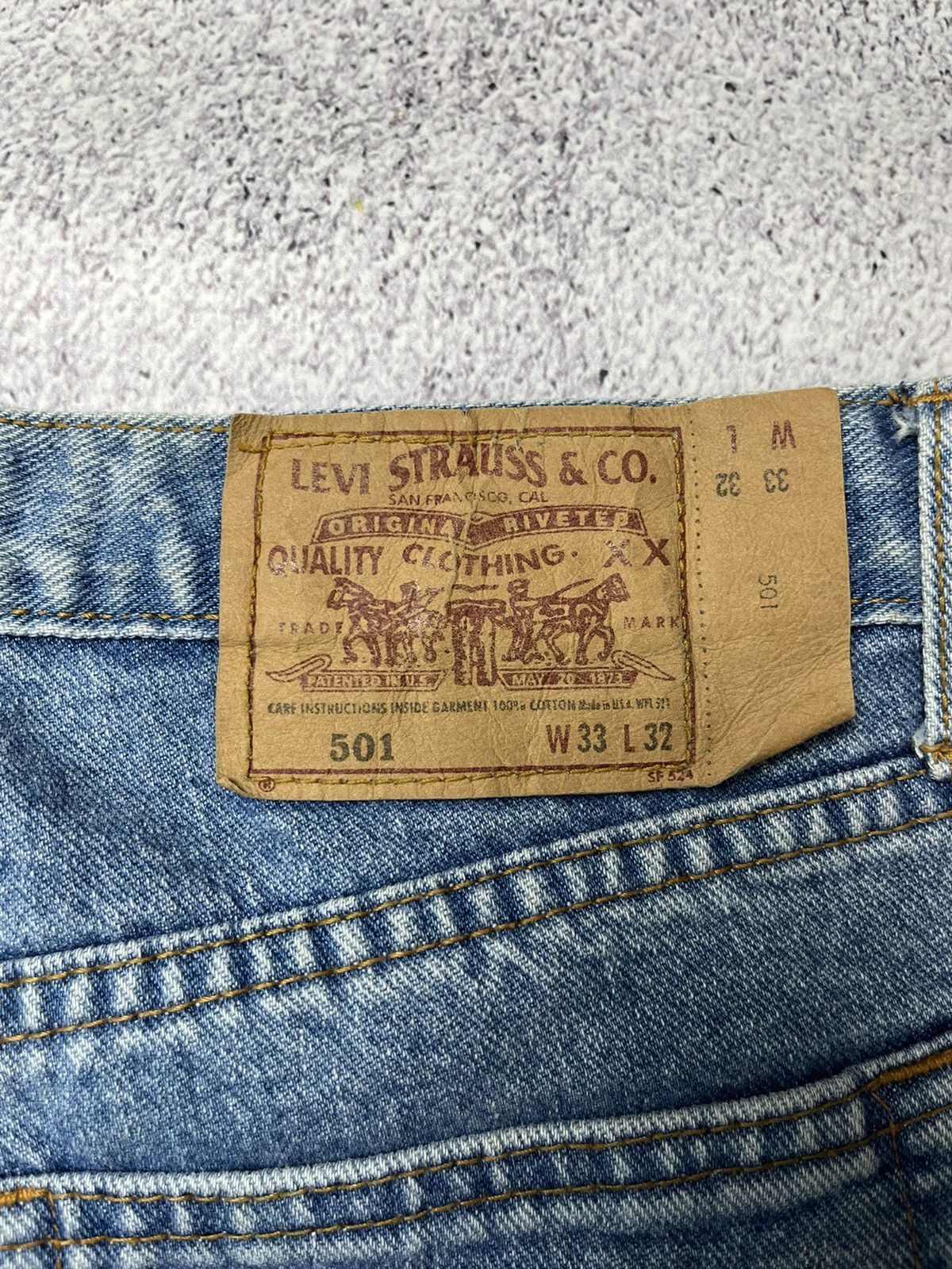Jean Vintage Levis 501 90s made in usa sunfaded distressed blue Size US 32 / EU 48 - 16 Thumbnail