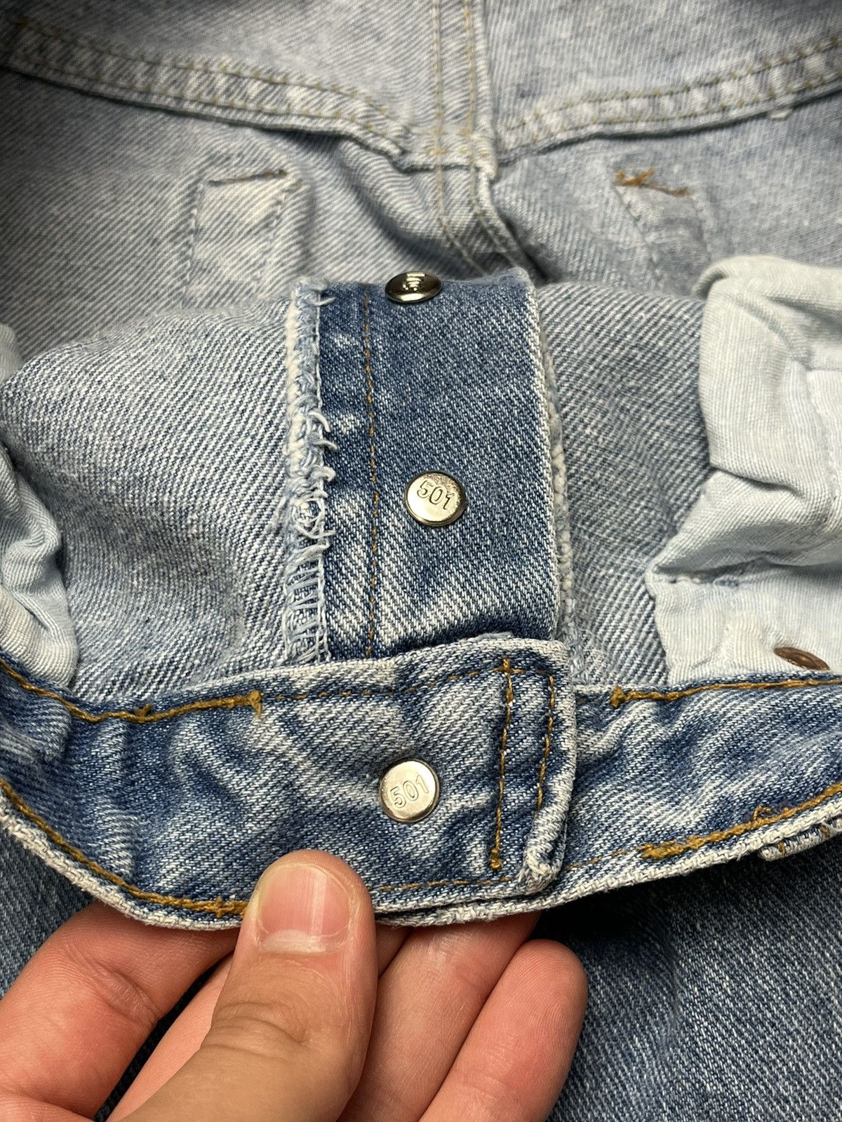Jean Vintage Levis 501 90s made in usa sunfaded distressed blue Size US 32 / EU 48 - 10 Thumbnail
