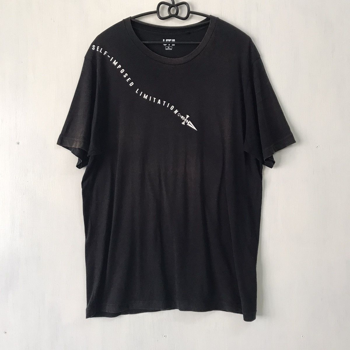 Anime Curarpikt hunter x hunter tshirt (faded) Size US L / EU 52-54 / 3 - 2 Thumbnail