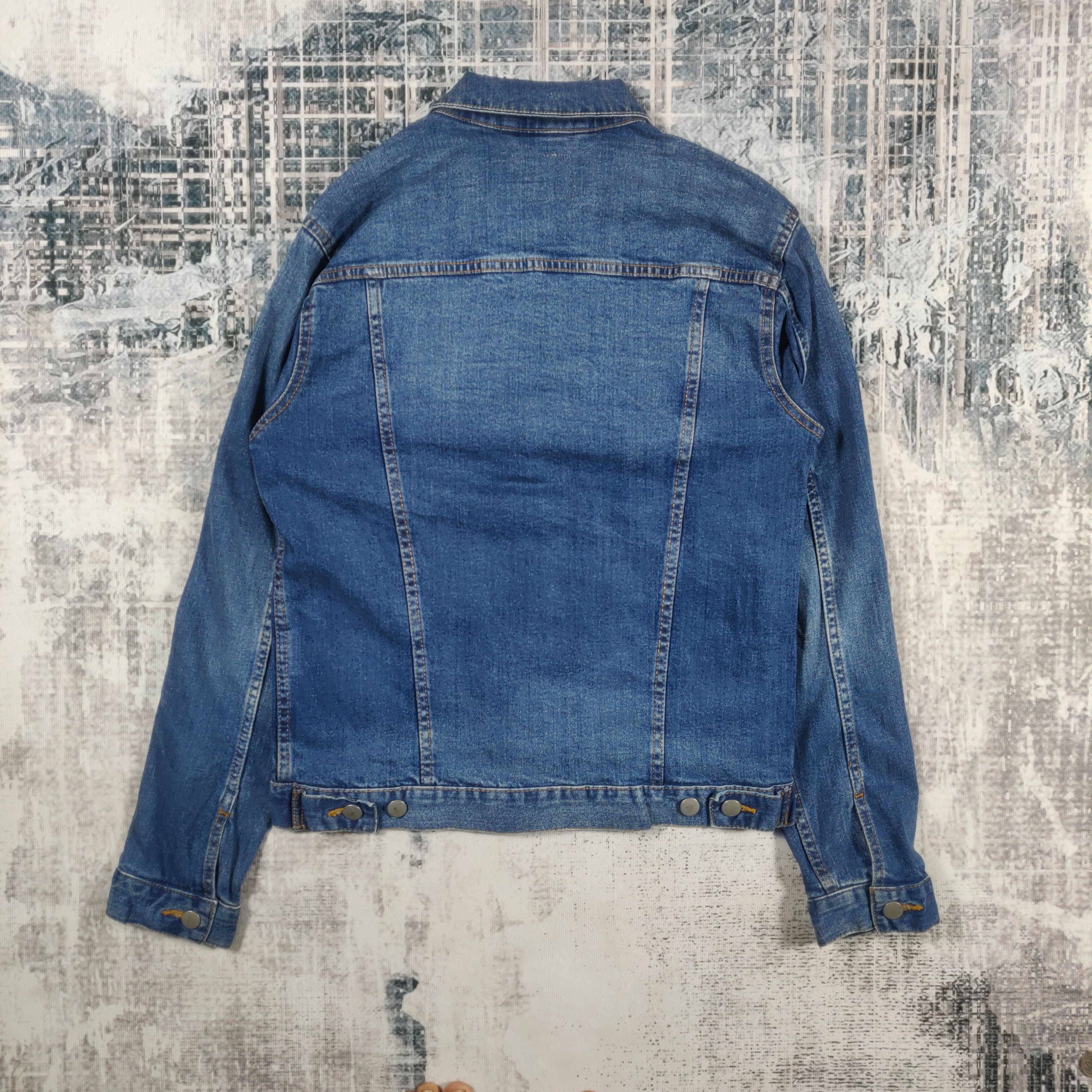 Japanese Brand × Vintage Japanse Brand Denim Trucker Jacket Medium Wash Size US L / EU 52-54 / 3 - 2 Thumbnail
