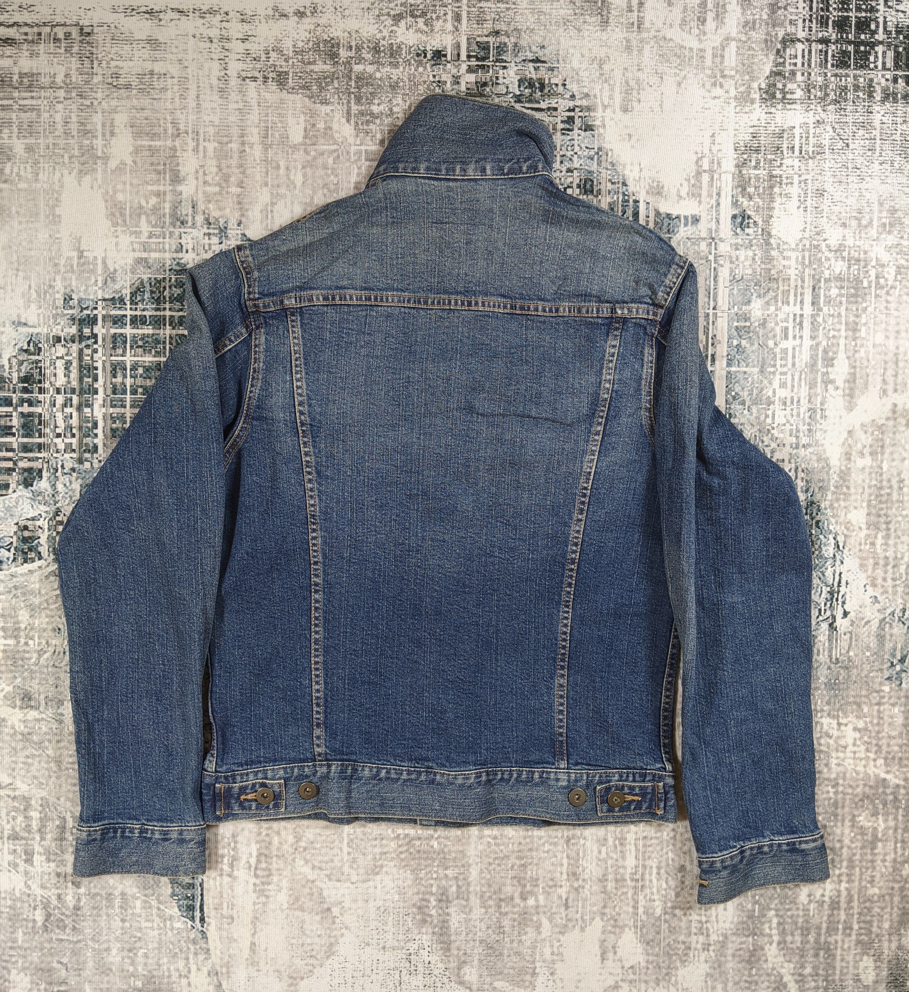 Uniqlo Uniqlo Denim Trucker Jacket Medium Wash Size US M / EU 48-50 / 2 - 2 Thumbnail