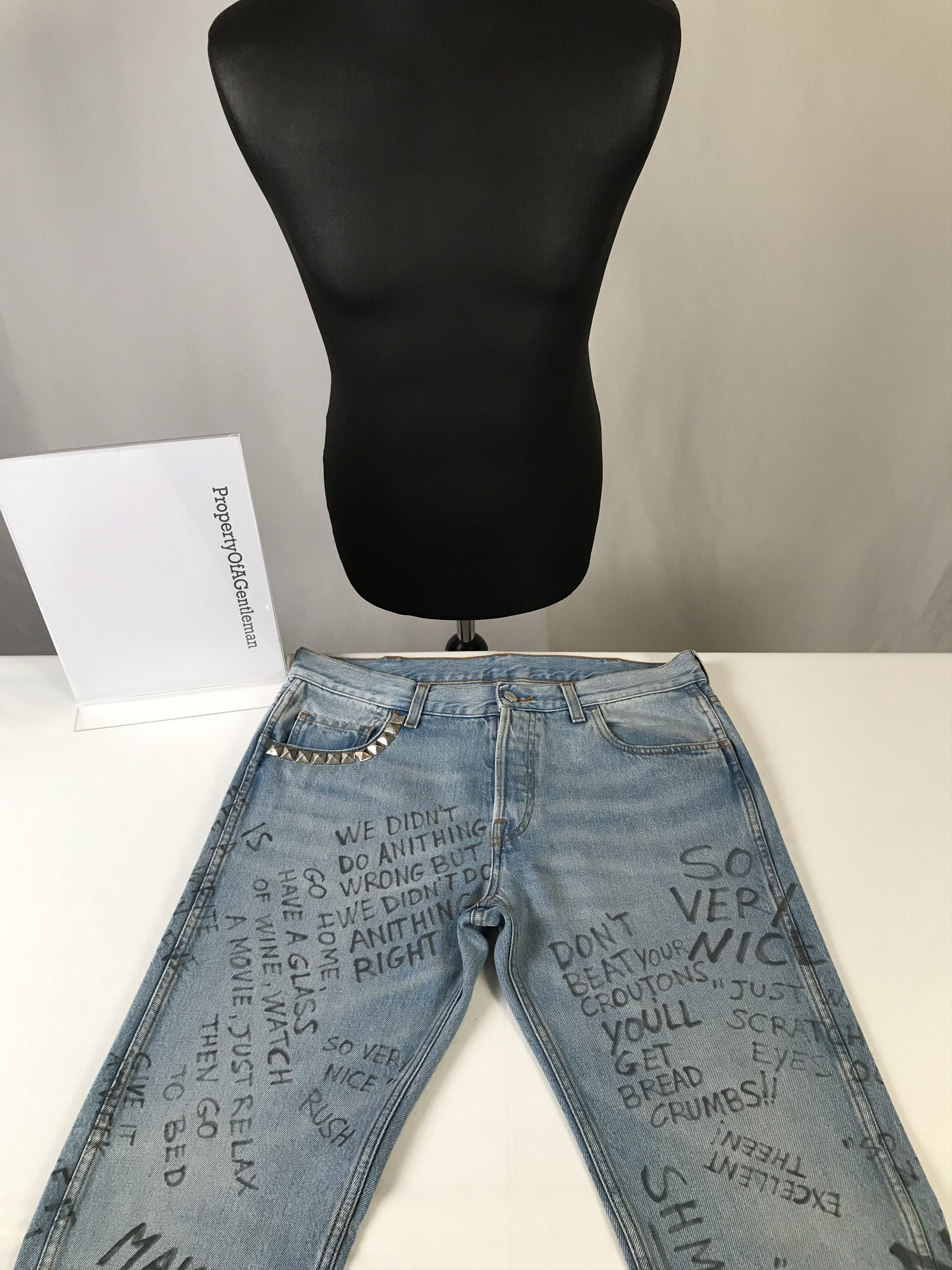 Gucci Gucci Blue Jeans With Handwritten Text Print Size US 33 - 2 Thumbnail