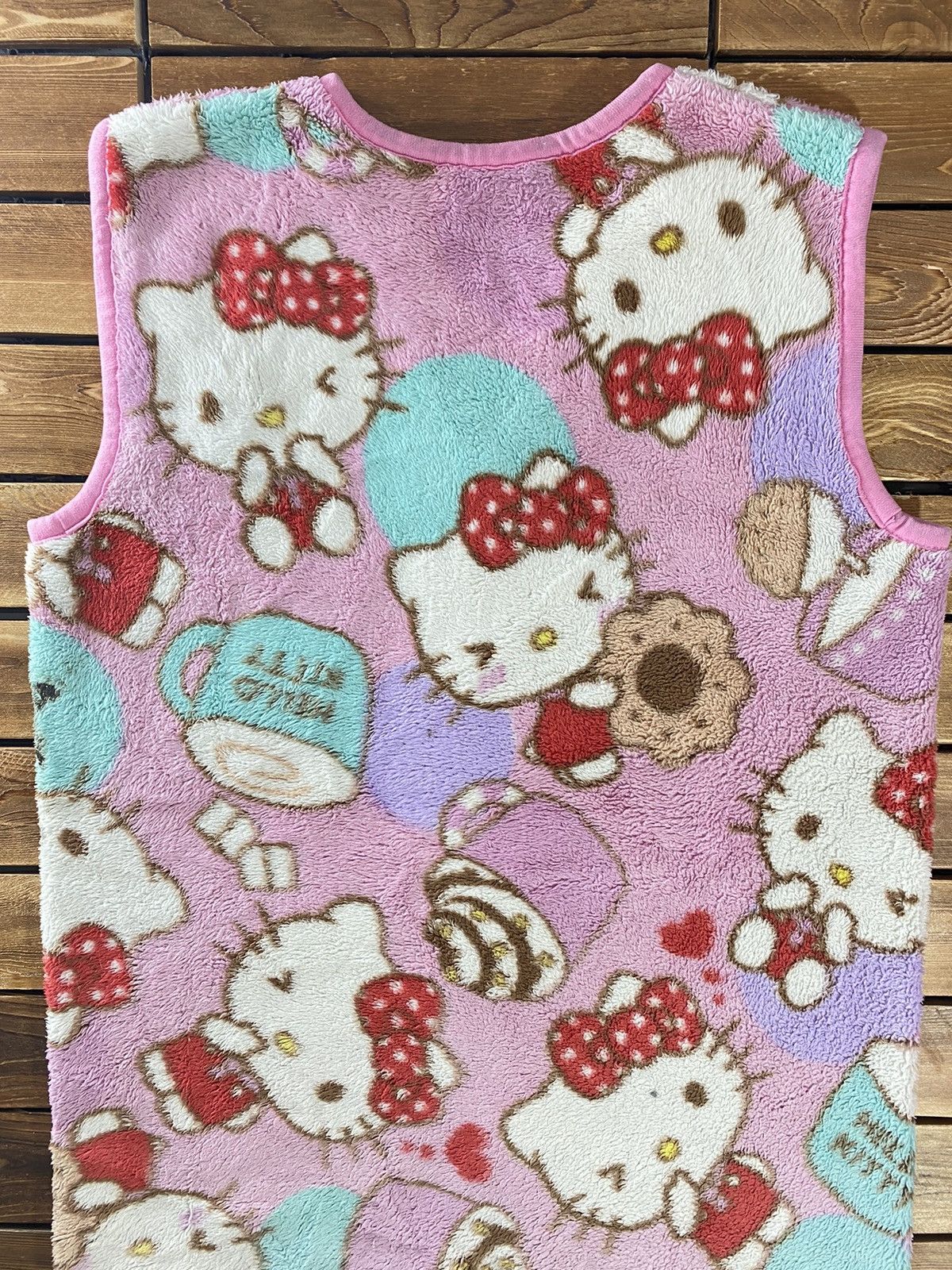 Japanese Brand × Vintage Vintahe Hello Kitty Sleeveless Jacket All Over Fleece Size M Size M / US 6-8 / IT 42-44 - 7 Thumbnail