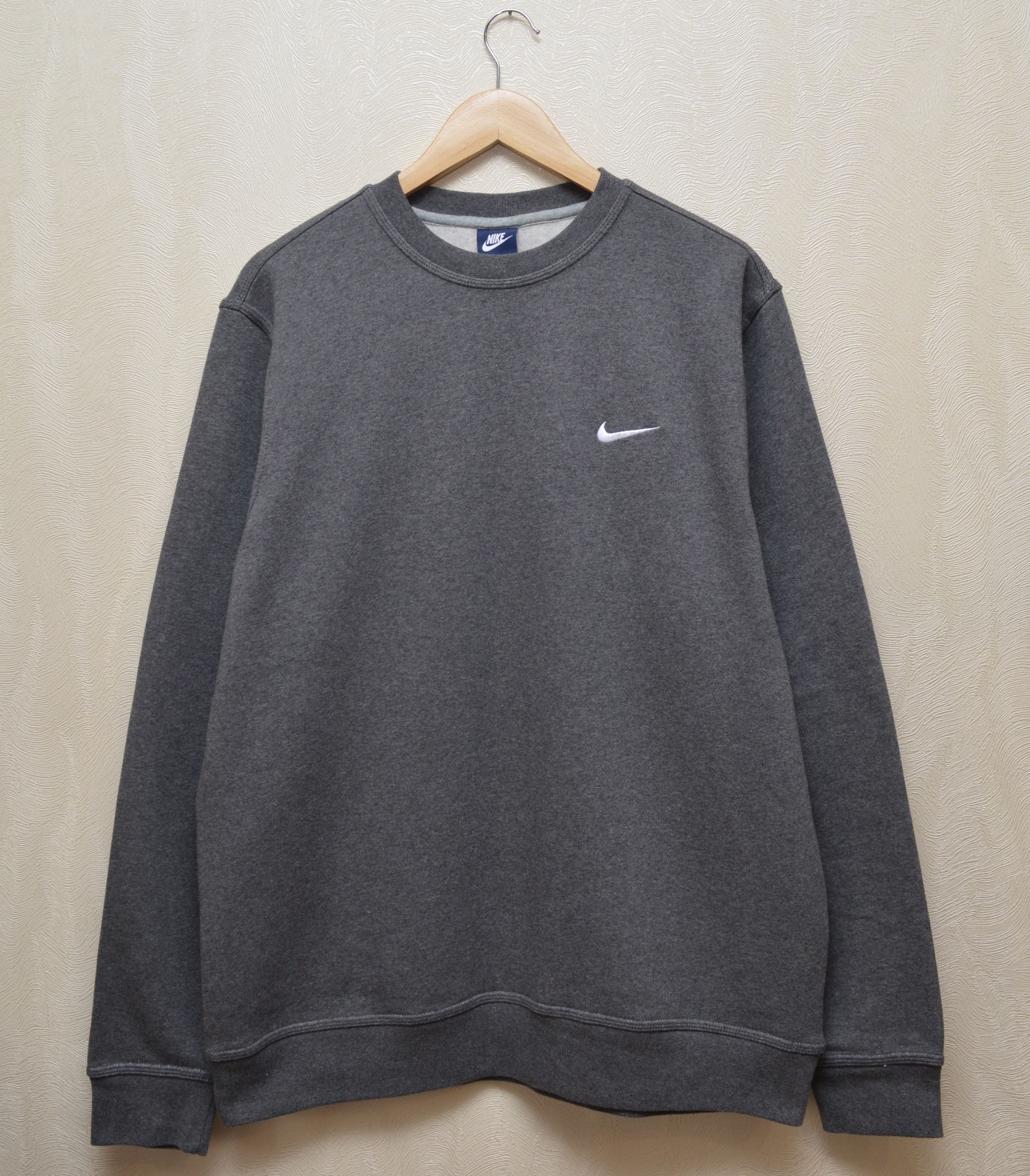 Nike × Vintage Nike Embroided Logo Sweatshirt Grey Size XL Size US XL / EU 56 / 4 - 1 Thumbnail