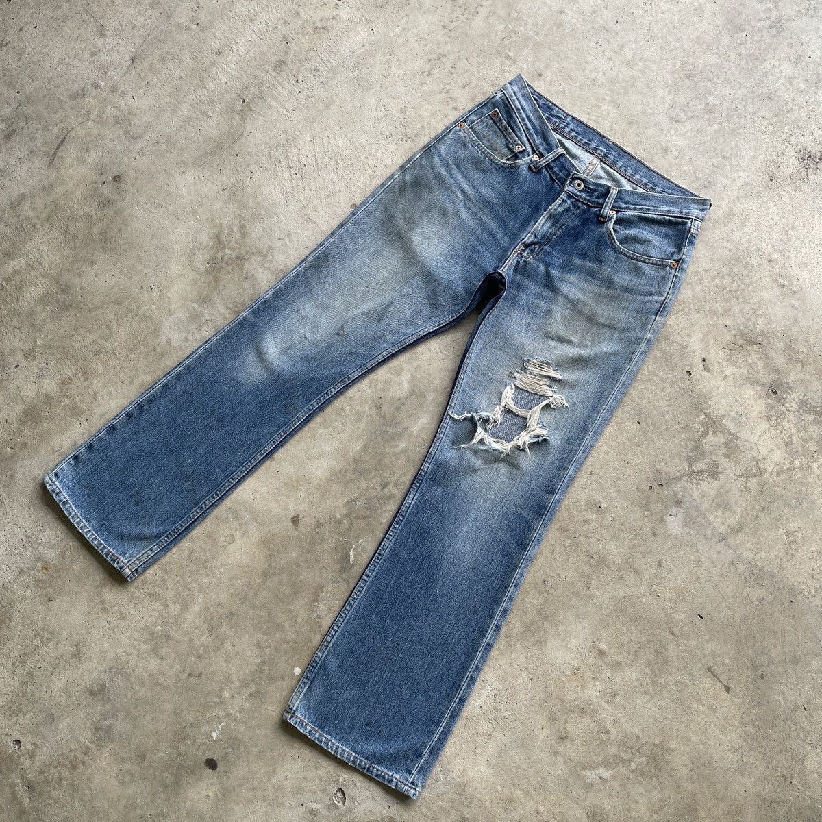 Levi's W30🔥 Vintage Levi’s 557 Faded Denim Jeans Pants Distressed Size US 30 / EU 46 - 2 Thumbnail
