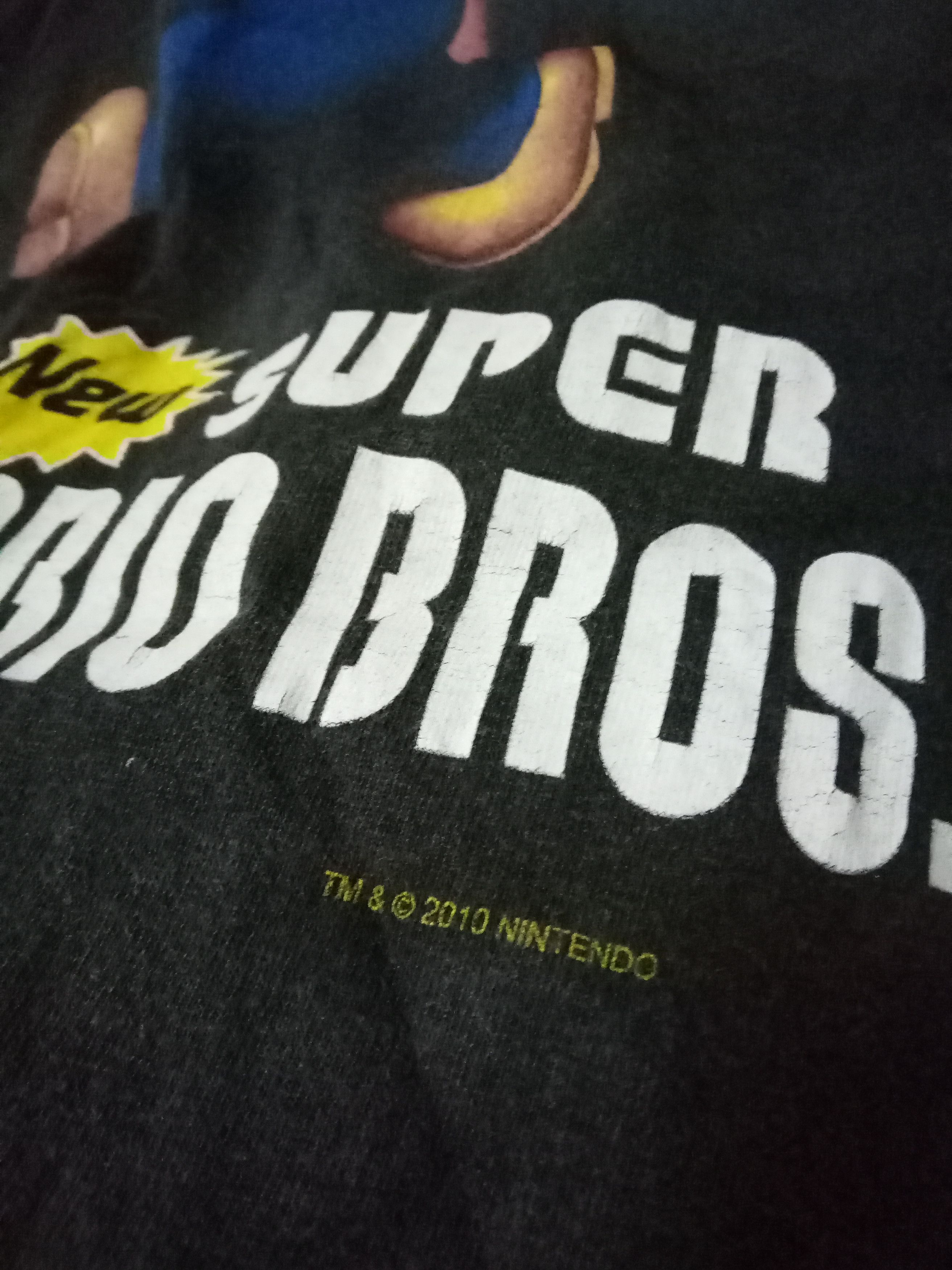Nintendo Vintage Mario Bros Nintendo Distressed Faded 2010 Size US L / EU 52-54 / 3 - 4 Thumbnail