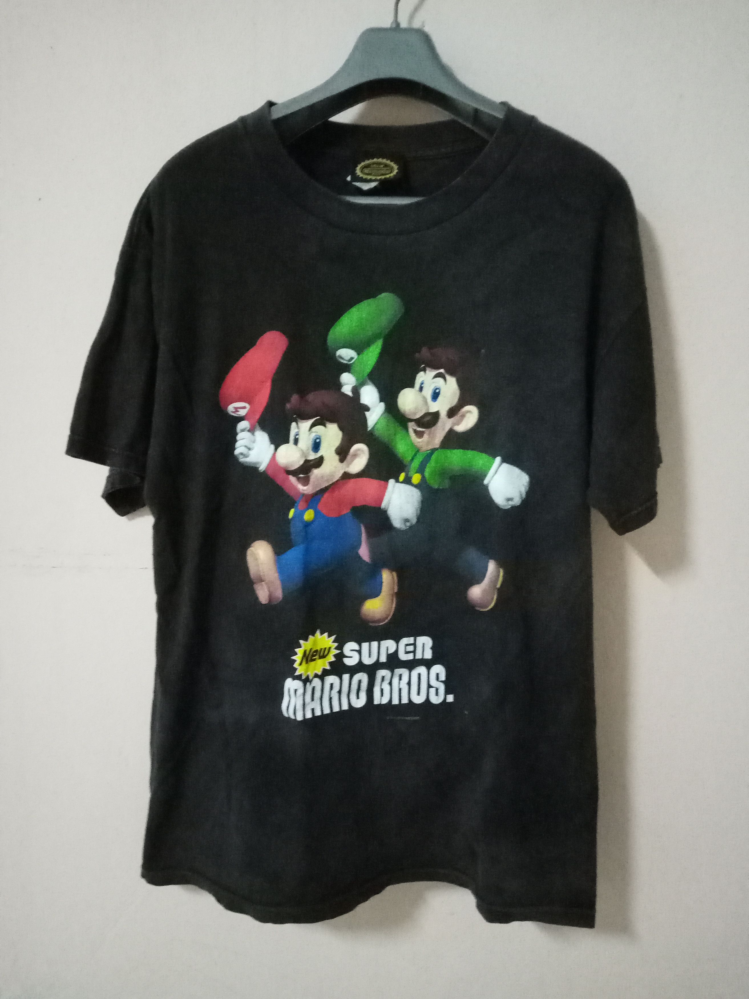 Nintendo Vintage Mario Bros Nintendo Distressed Faded 2010 Size US L / EU 52-54 / 3 - 1 Thumbnail