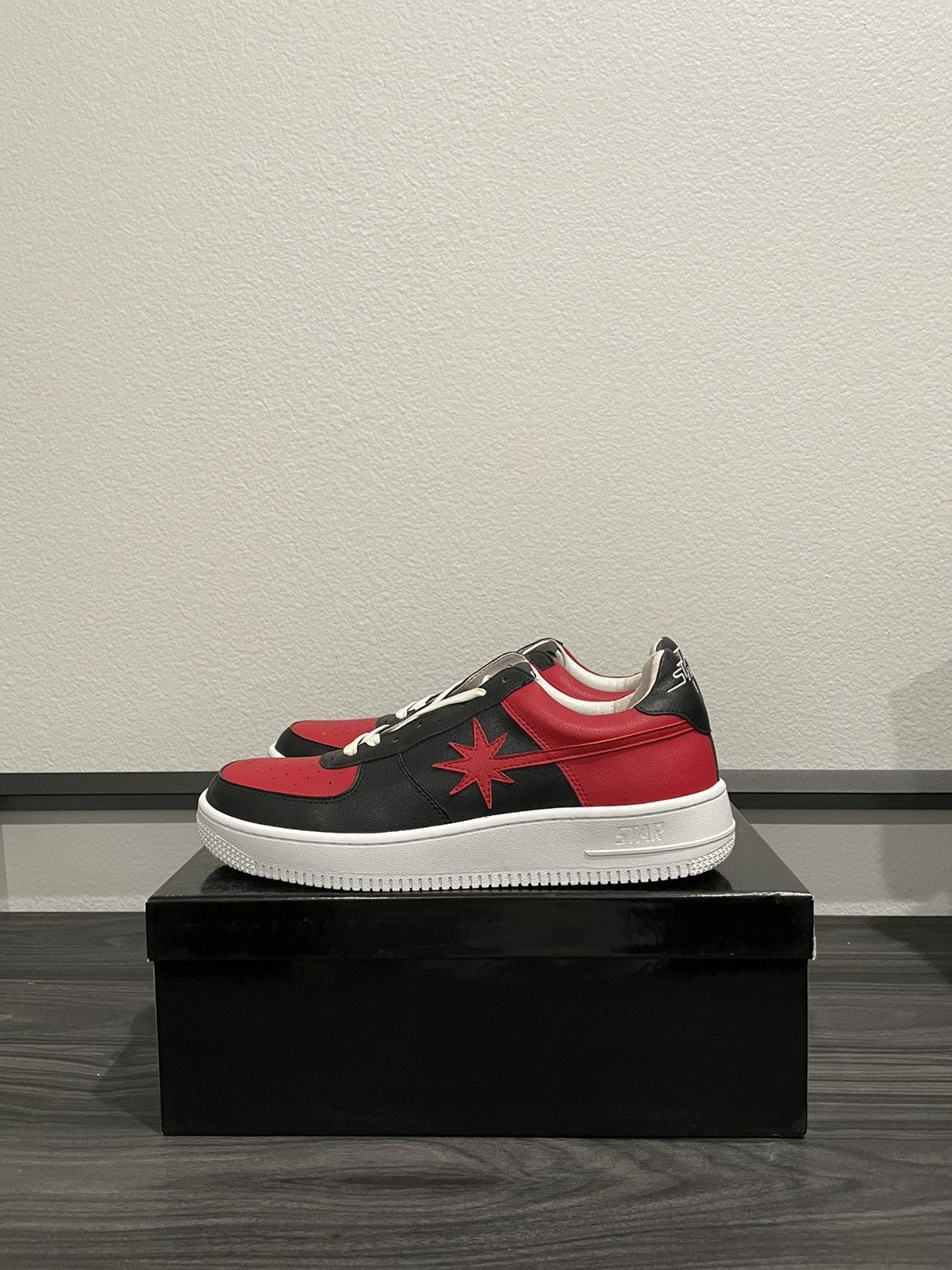 Japanese Brand Japan Exclusive Starwalk Force One Bred Low Size US 9 / EU 42 - 1 Thumbnail