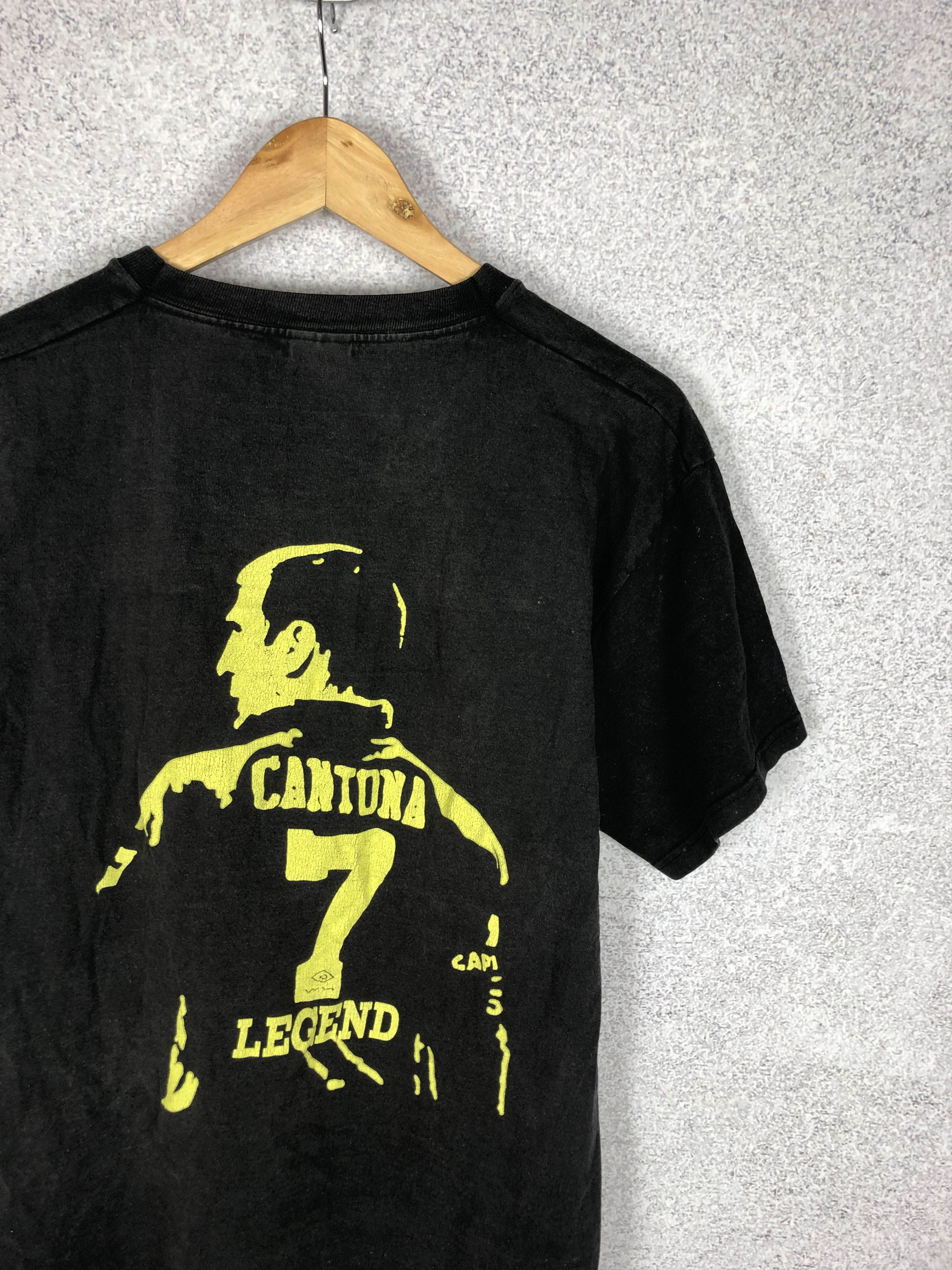 Vintage Vintage Eric Cantona Manchester United Tee Soccer T-Shirt Size US L / EU 52-54 / 3 - 3 Thumbnail