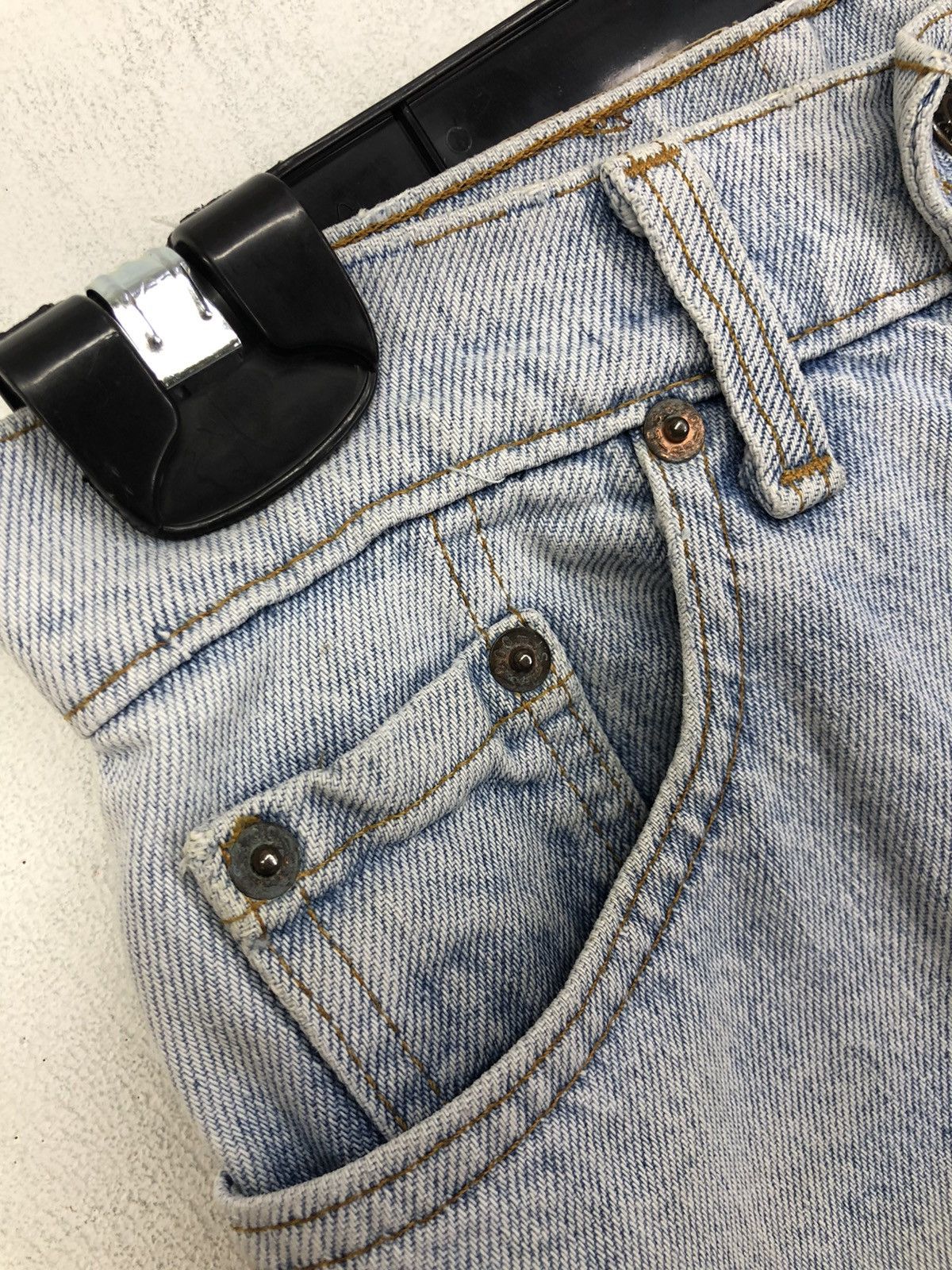 Levi's Vintage 90s Levis 510 Distressed Light Wash Jeans 25x38.5 Size 25" / US 0 / IT 36 - 4 Thumbnail