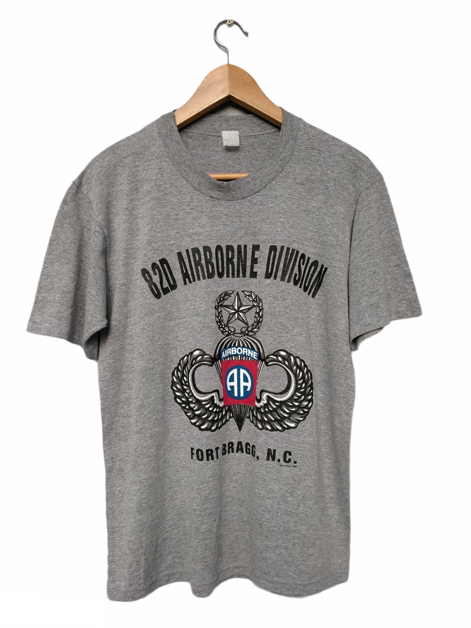 Vintage Vintage 80s 82D Airborne Division Fort Bragg N.C Size US M / EU 48-50 / 2 - 1 Thumbnail