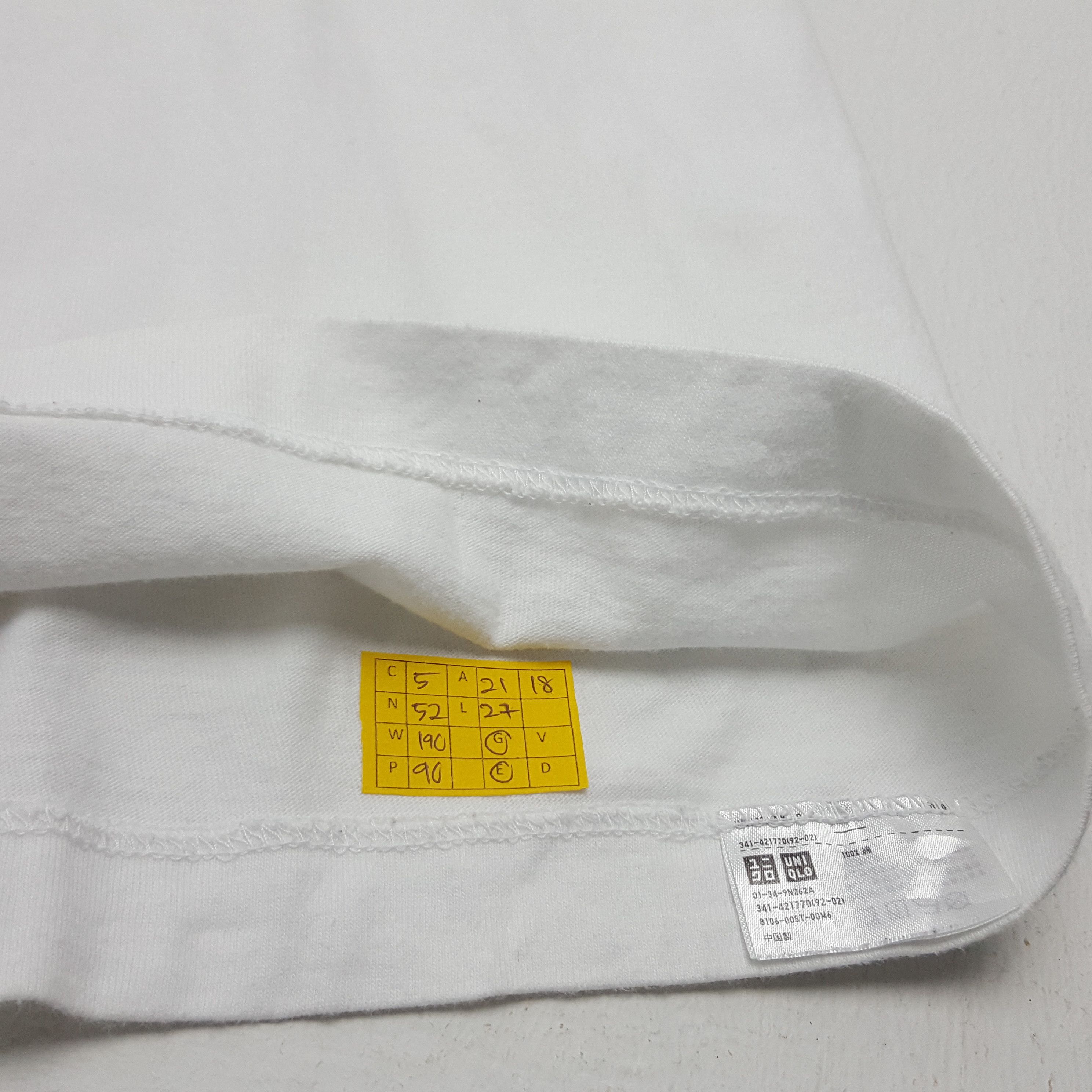 Japanese Brand × Kaws × Vintage Vintage KAWS x Uniqlo Japanese Brand T-Shirt Size US L / EU 52-54 / 3 - 4 Thumbnail