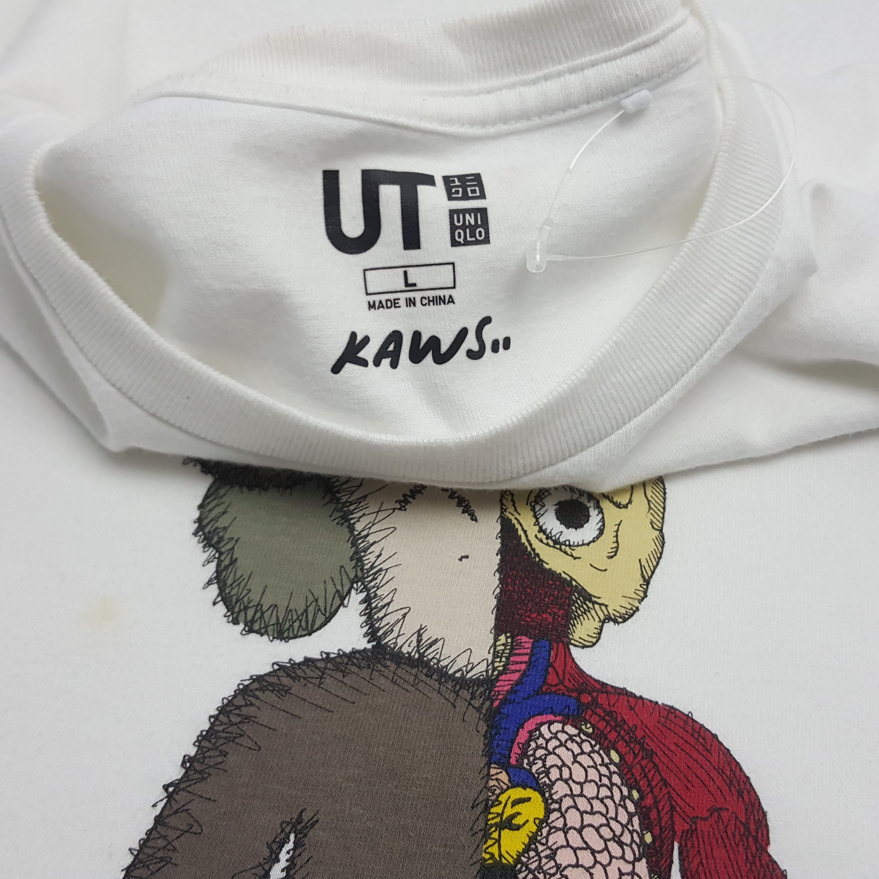 Japanese Brand × Kaws × Vintage Vintage KAWS x Uniqlo Japanese Brand T-Shirt Size US L / EU 52-54 / 3 - 5 Thumbnail