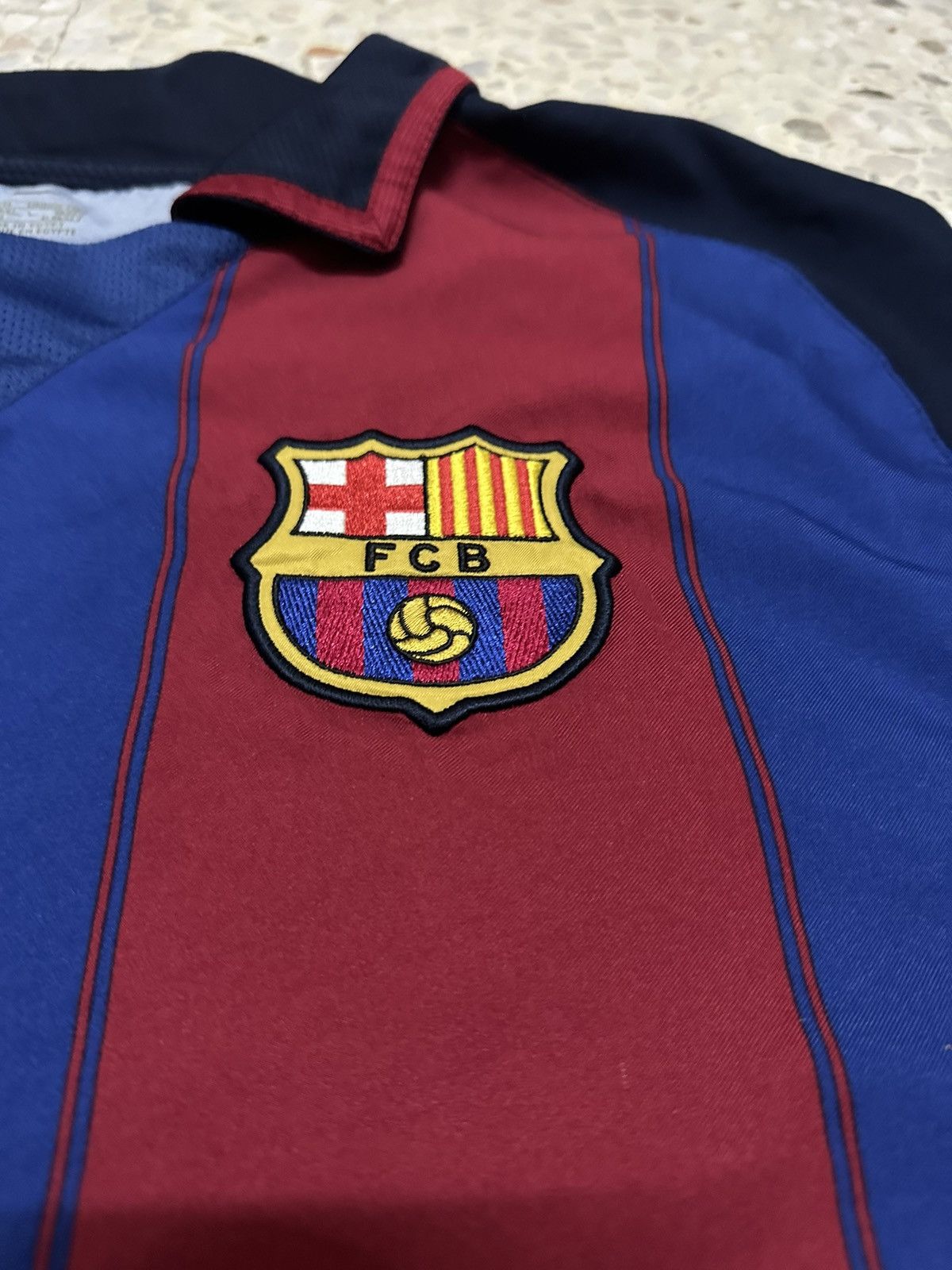 Nike Vintage Nike Barcelona FC Ronaldinho Jersey No 10 Size US M / EU 48-50 / 2 - 3 Thumbnail