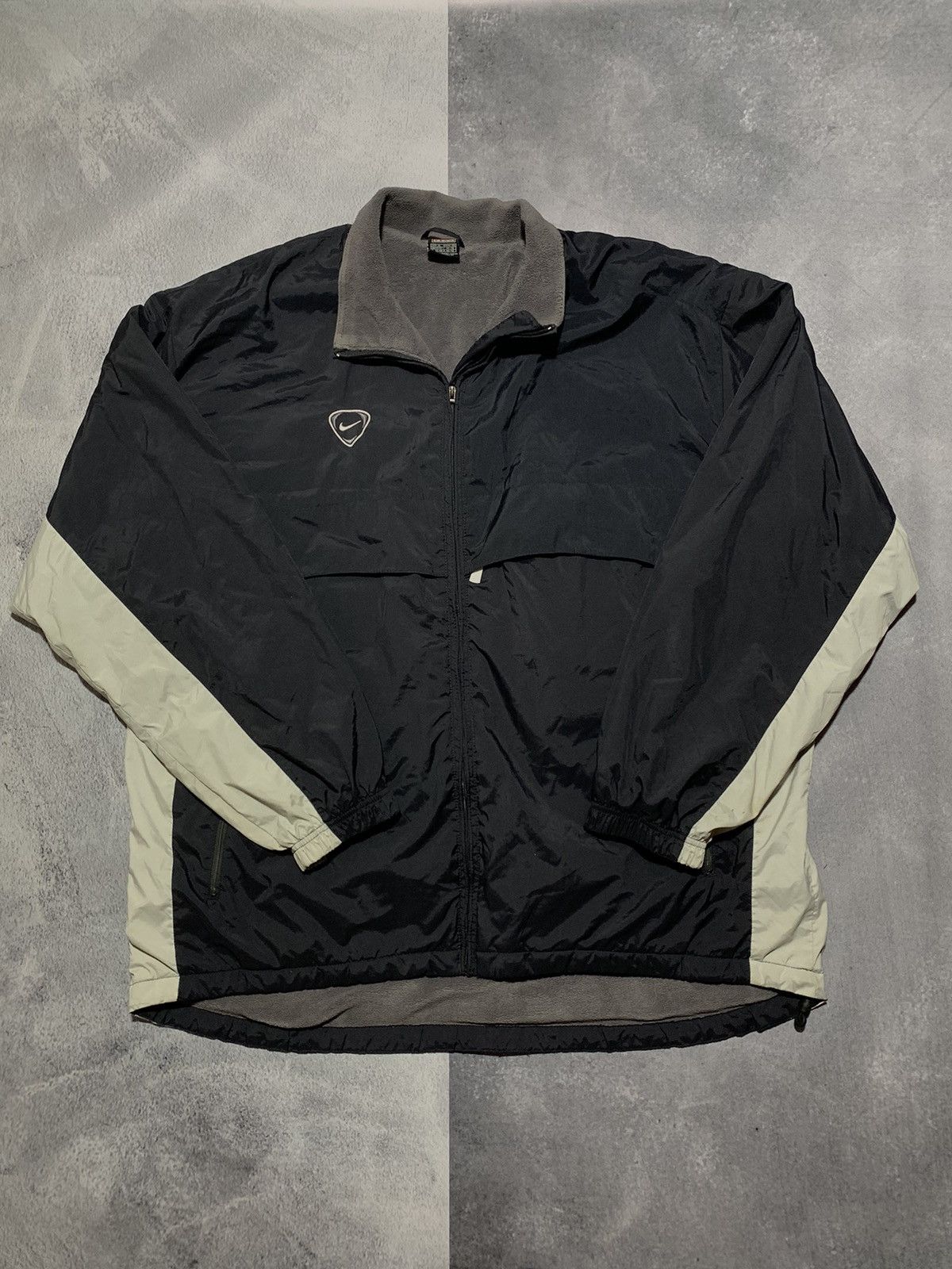 Nike Vintage Nike light jacket streetwear outdoor life size XL Size US XL / EU 56 / 4 - 1 Thumbnail