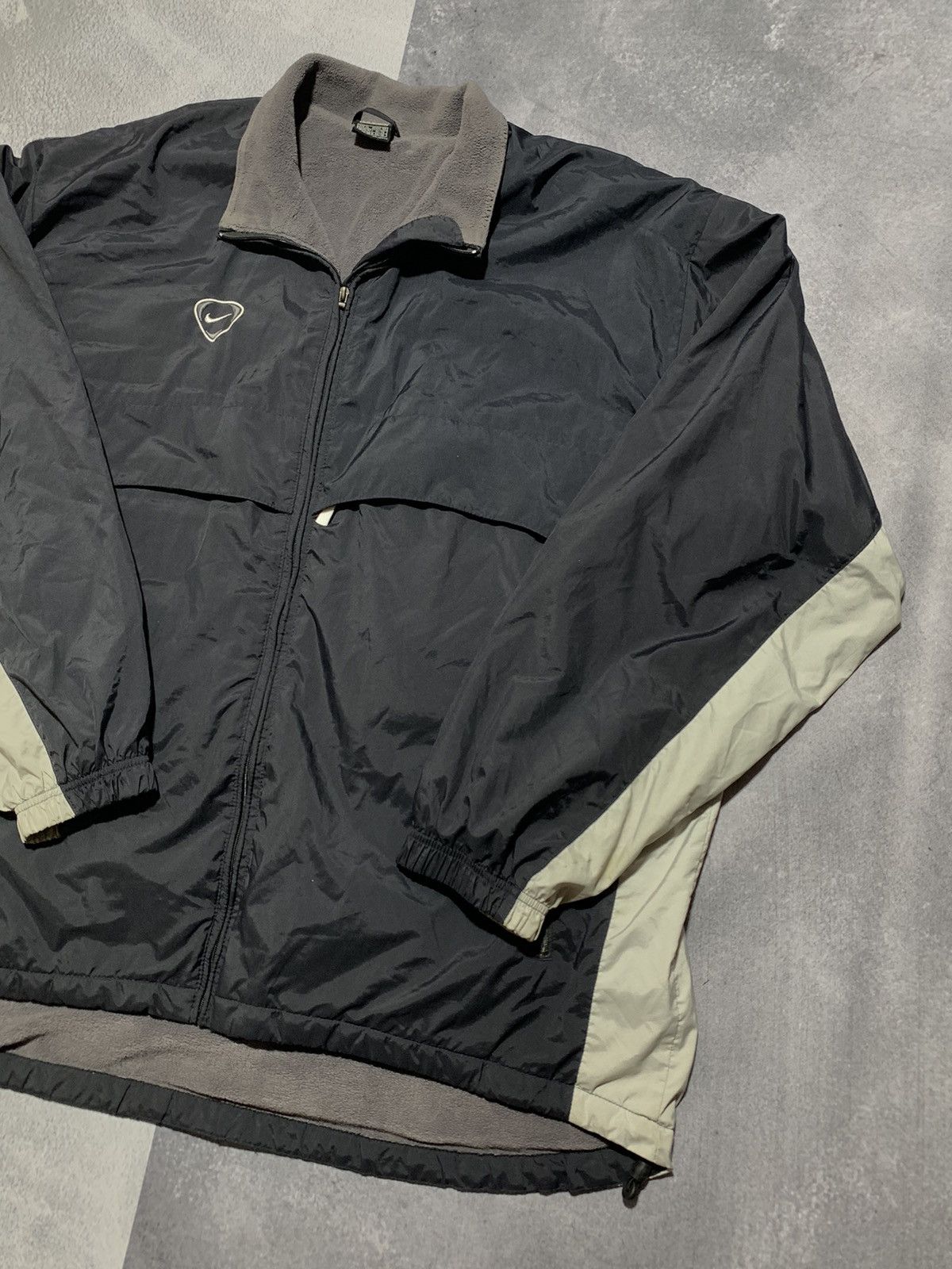 Nike Vintage Nike light jacket streetwear outdoor life size XL Size US XL / EU 56 / 4 - 2 Thumbnail
