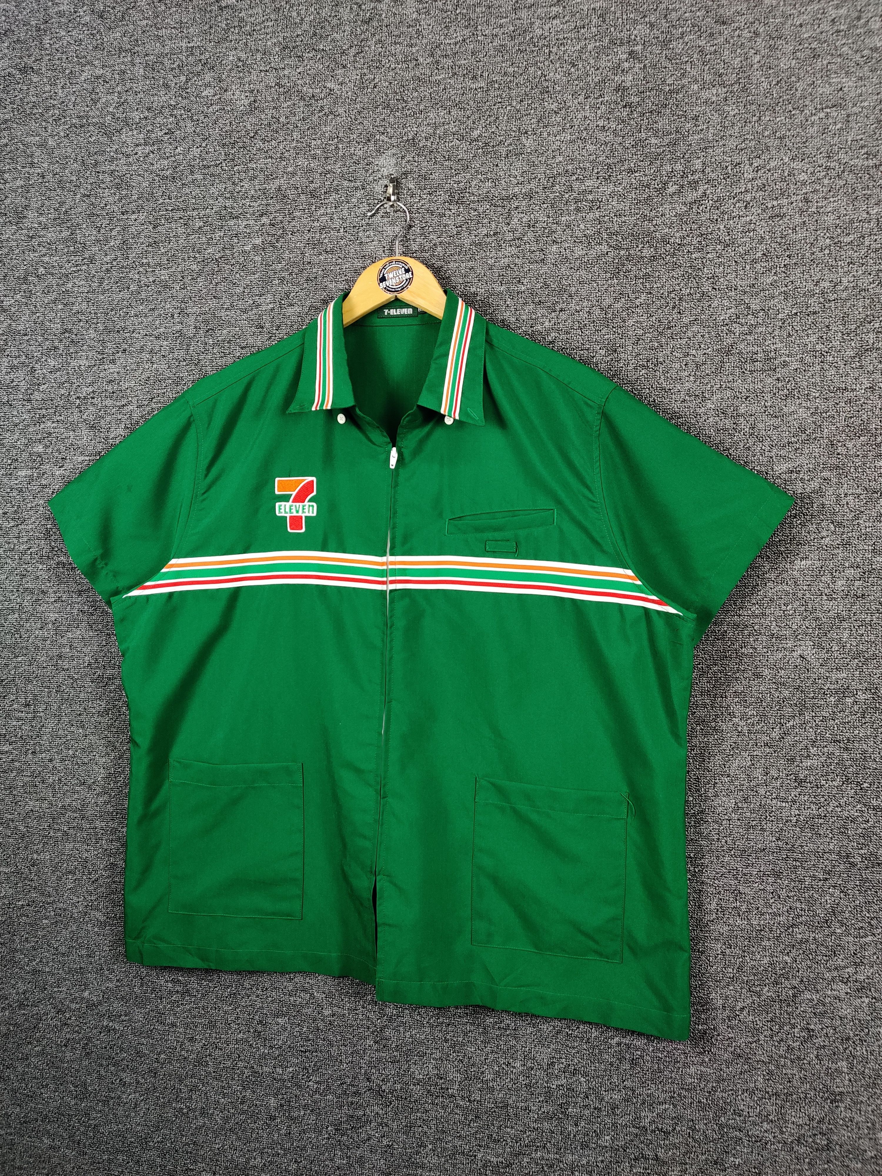 Japanese Brand Vintage 7 ELEVEN Uniform Workers Zipper Jacket Shirt Size US XL / EU 56 / 4 - 2 Thumbnail