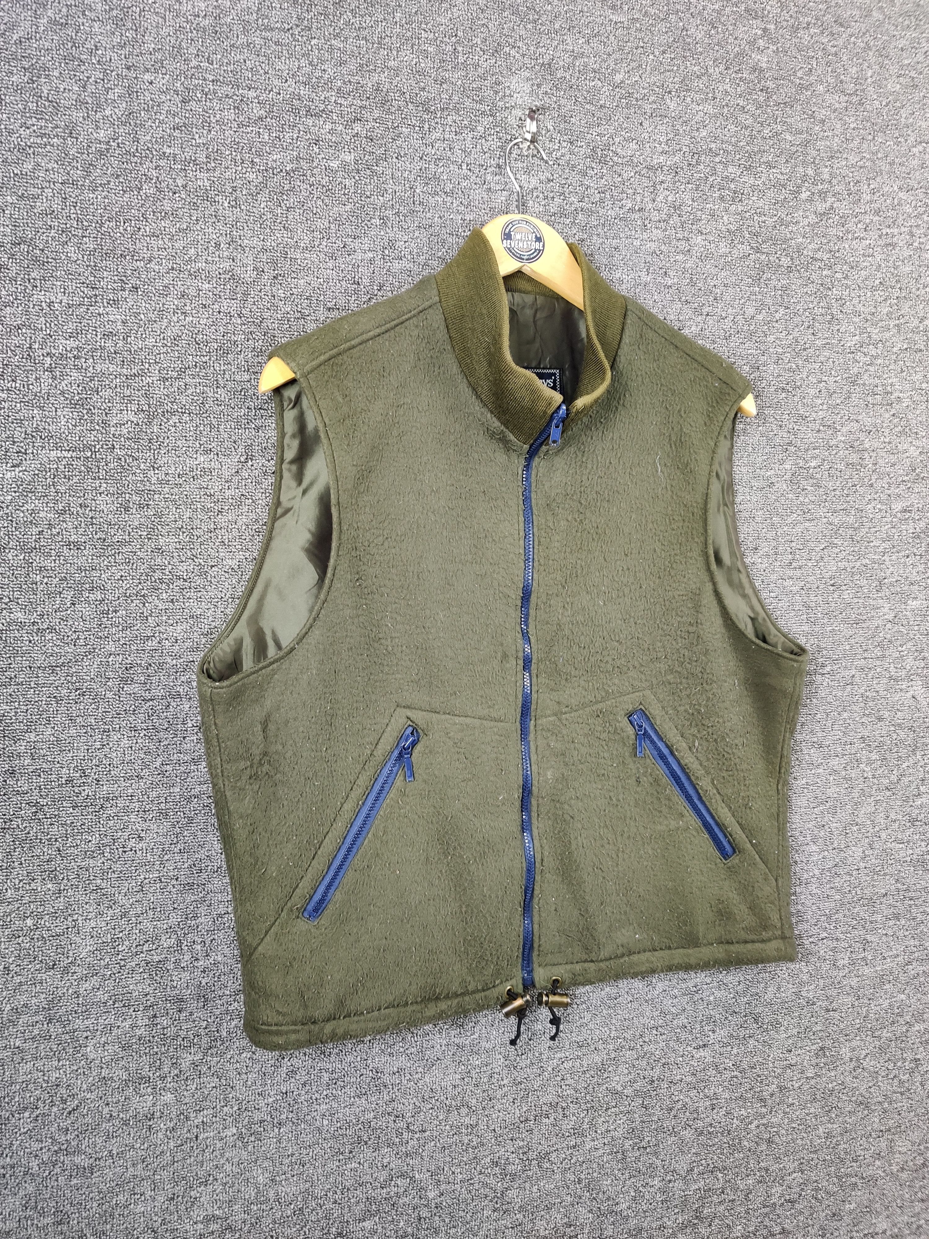 Burberry Vintage Burberrys Embroidery Spellout Fleece Zipper Vest Size US M / EU 48-50 / 2 - 5 Thumbnail
