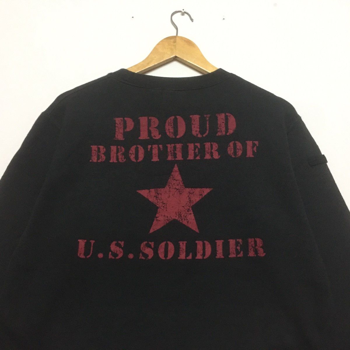 Avirex × Vintage Vintage Avirex Proud Brother Of US Soldier Sweatshirt Size US M / EU 48-50 / 2 - 3 Thumbnail