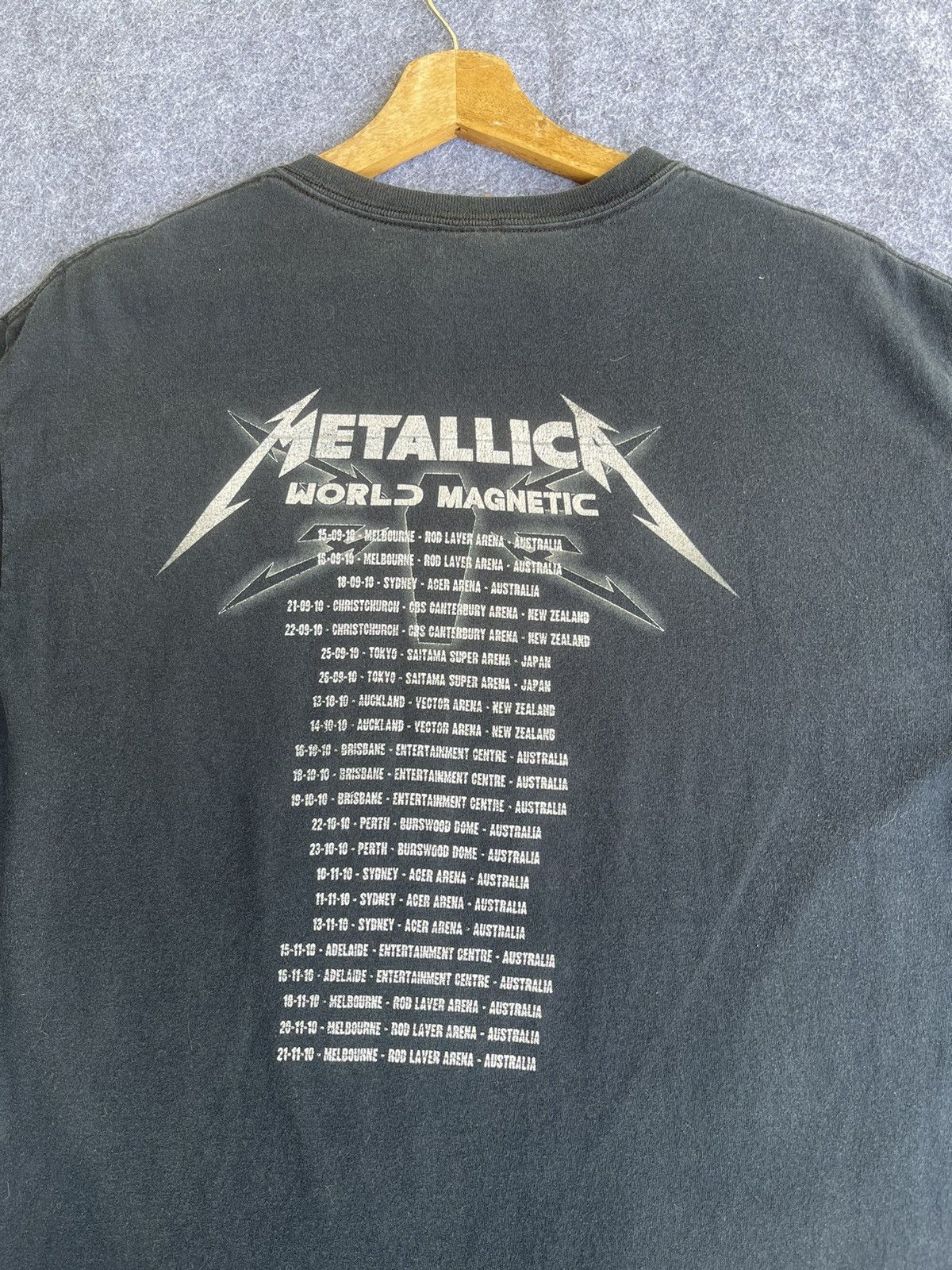 Band Tees LastDrop🔥Rare🔥Vtg Sun Faded METALLICA World Magnetic TourTee Size US L / EU 52-54 / 3 - 9 Thumbnail