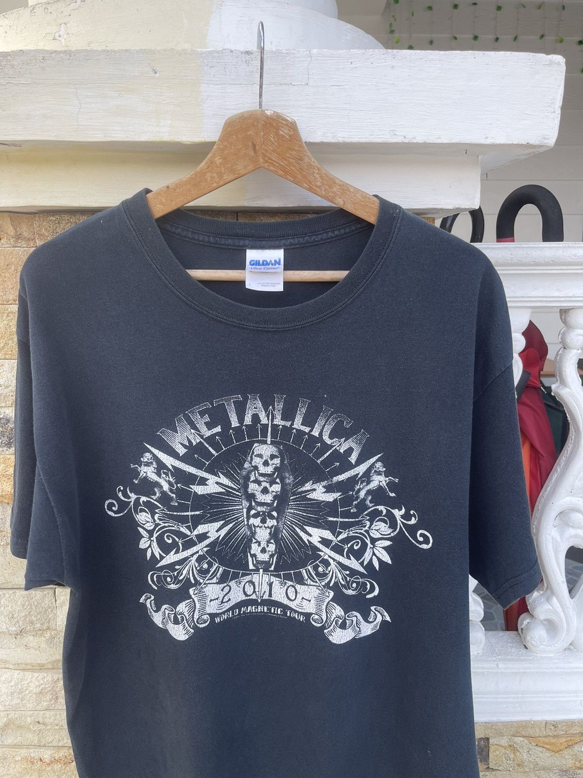 Band Tees LastDrop🔥Rare🔥Vtg Sun Faded METALLICA World Magnetic TourTee Size US L / EU 52-54 / 3 - 2 Thumbnail