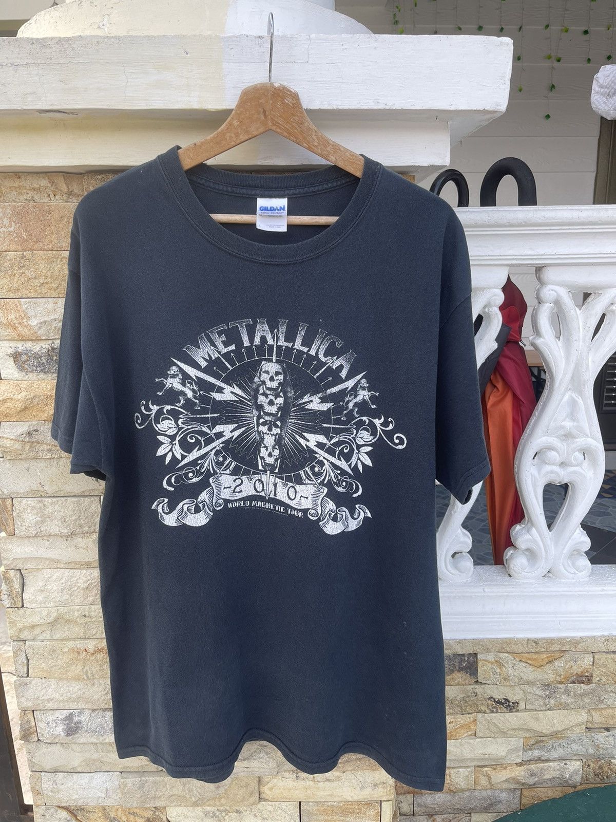Band Tees LastDrop🔥Rare🔥Vtg Sun Faded METALLICA World Magnetic TourTee Size US L / EU 52-54 / 3 - 1 Thumbnail