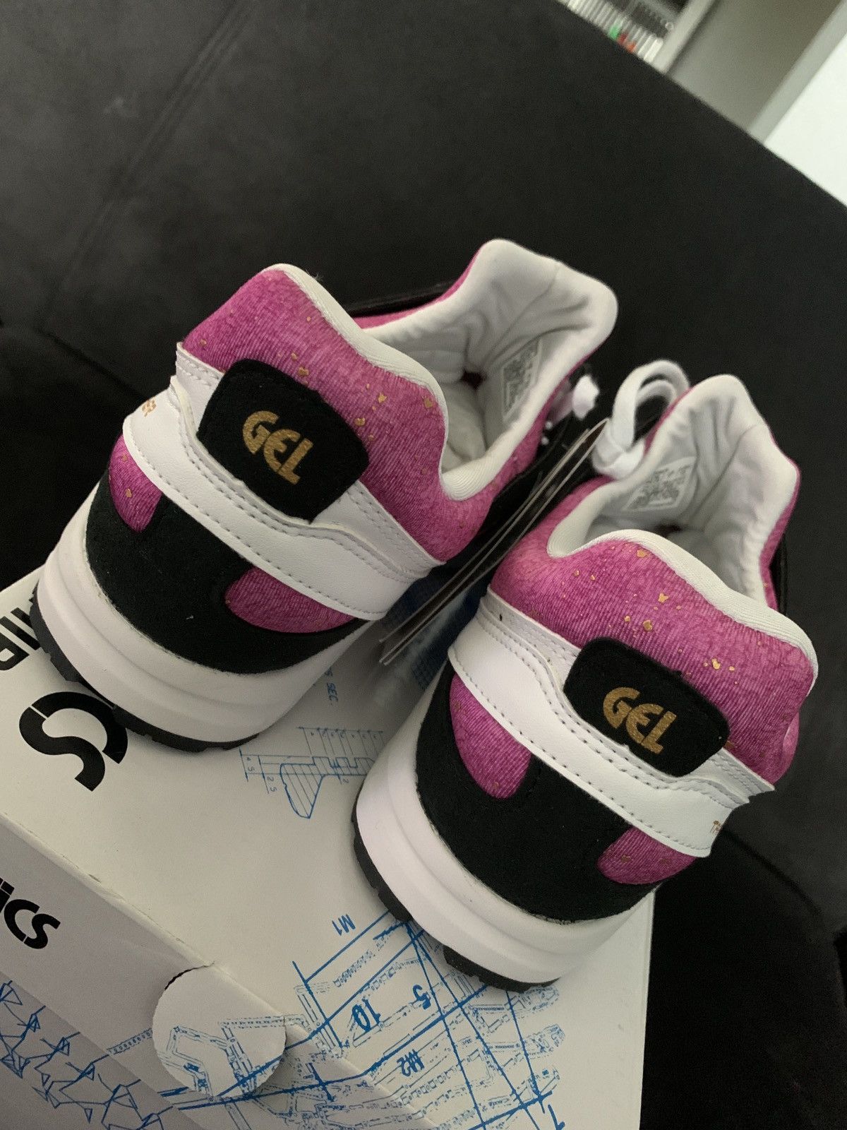 Asics × Comme des Garcons comme des garcons x asics tarther sd Size US 7 / EU 40 - 7 Thumbnail