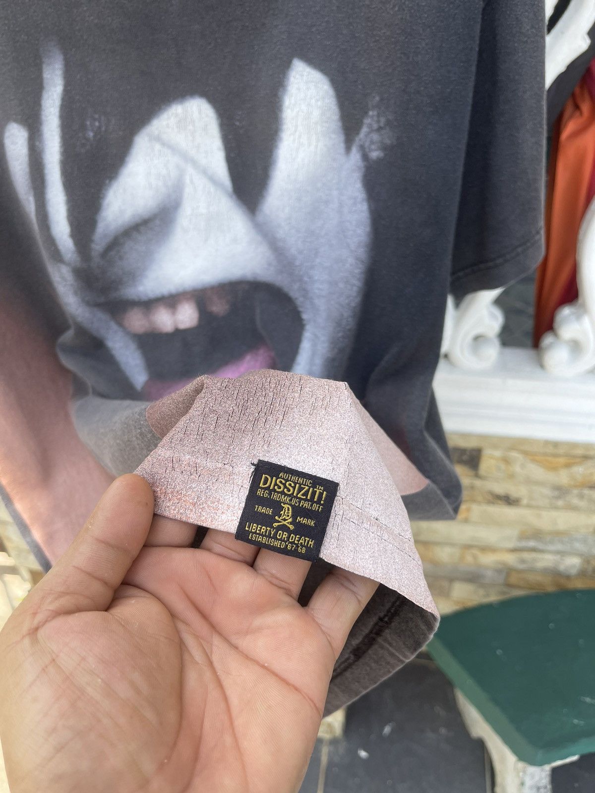 Dissizit Last Drop🔥Rare🔥SUN FADED KISS x DISSIZIT Tee Size US L / EU 52-54 / 3 - 7 Thumbnail