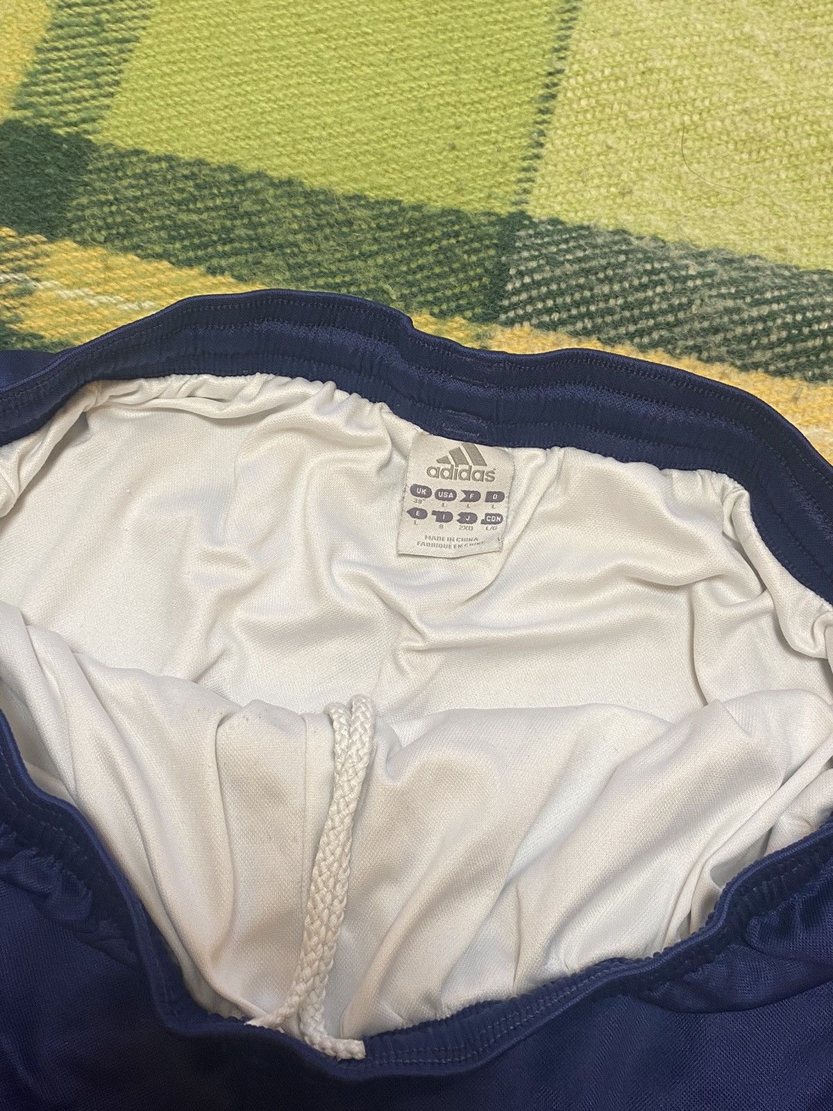 Adidas Vintage Adidas shorts streetwear y2k casual style size L Size US 34 / EU 50 - 3 Thumbnail