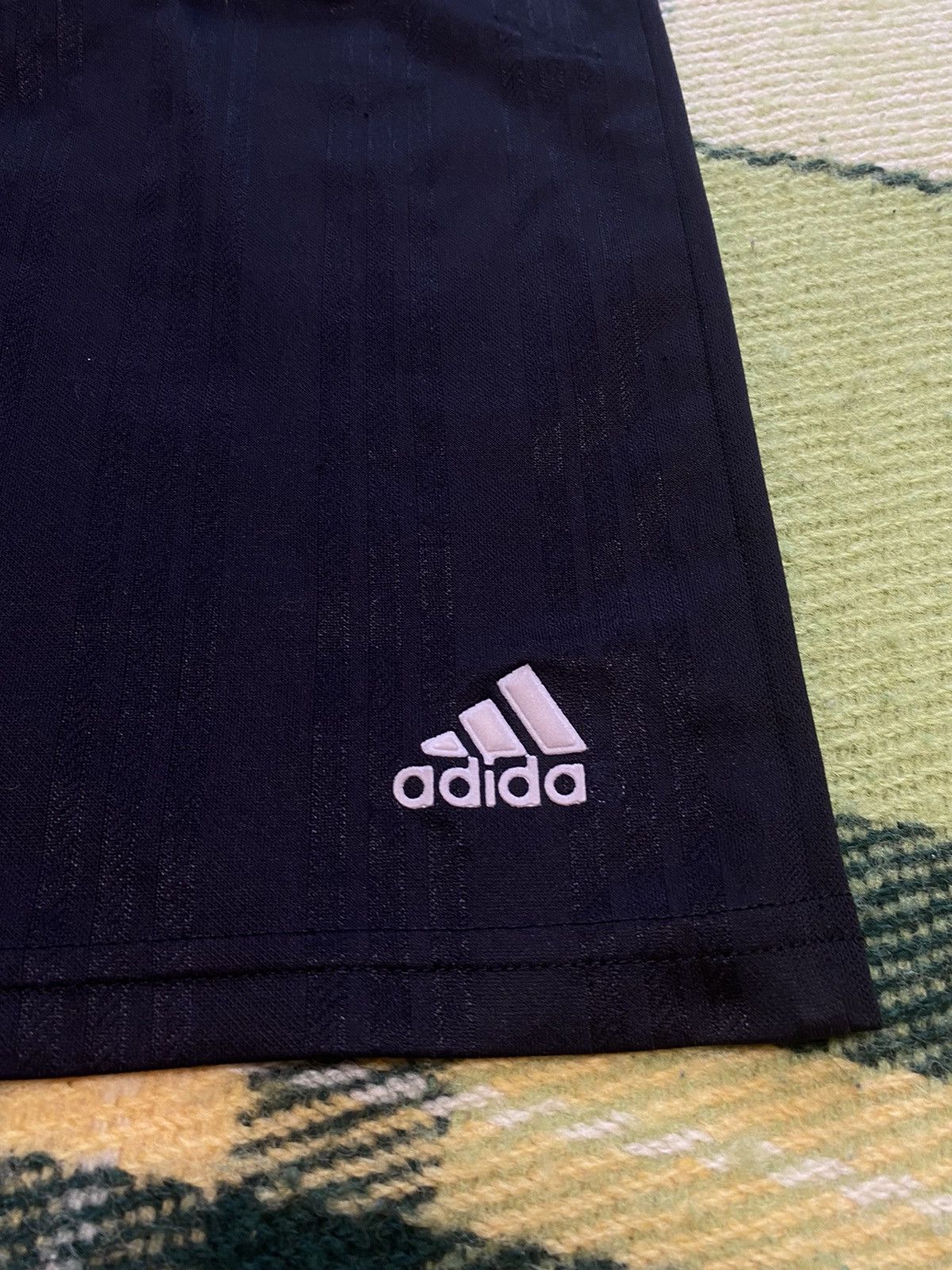 Adidas Vintage Adidas shorts streetwear y2k casual style size L Size US 34 / EU 50 - 2 Thumbnail