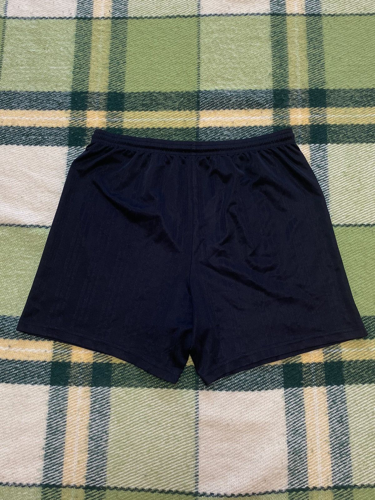 Adidas Vintage Adidas shorts streetwear y2k casual style size L Size US 34 / EU 50 - 3 Thumbnail