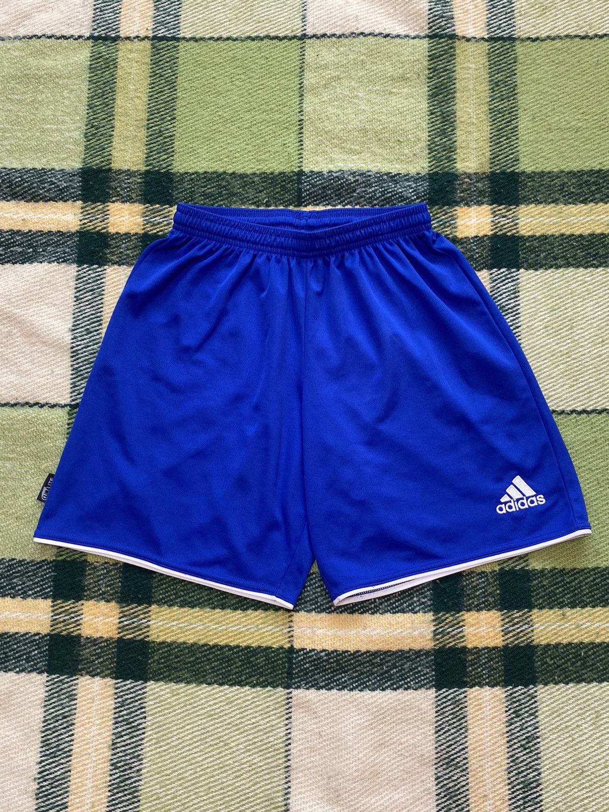 Adidas Vintage Adidas shorts streetwear y2k casual style size S Size US 30 / EU 46 - 1 Thumbnail