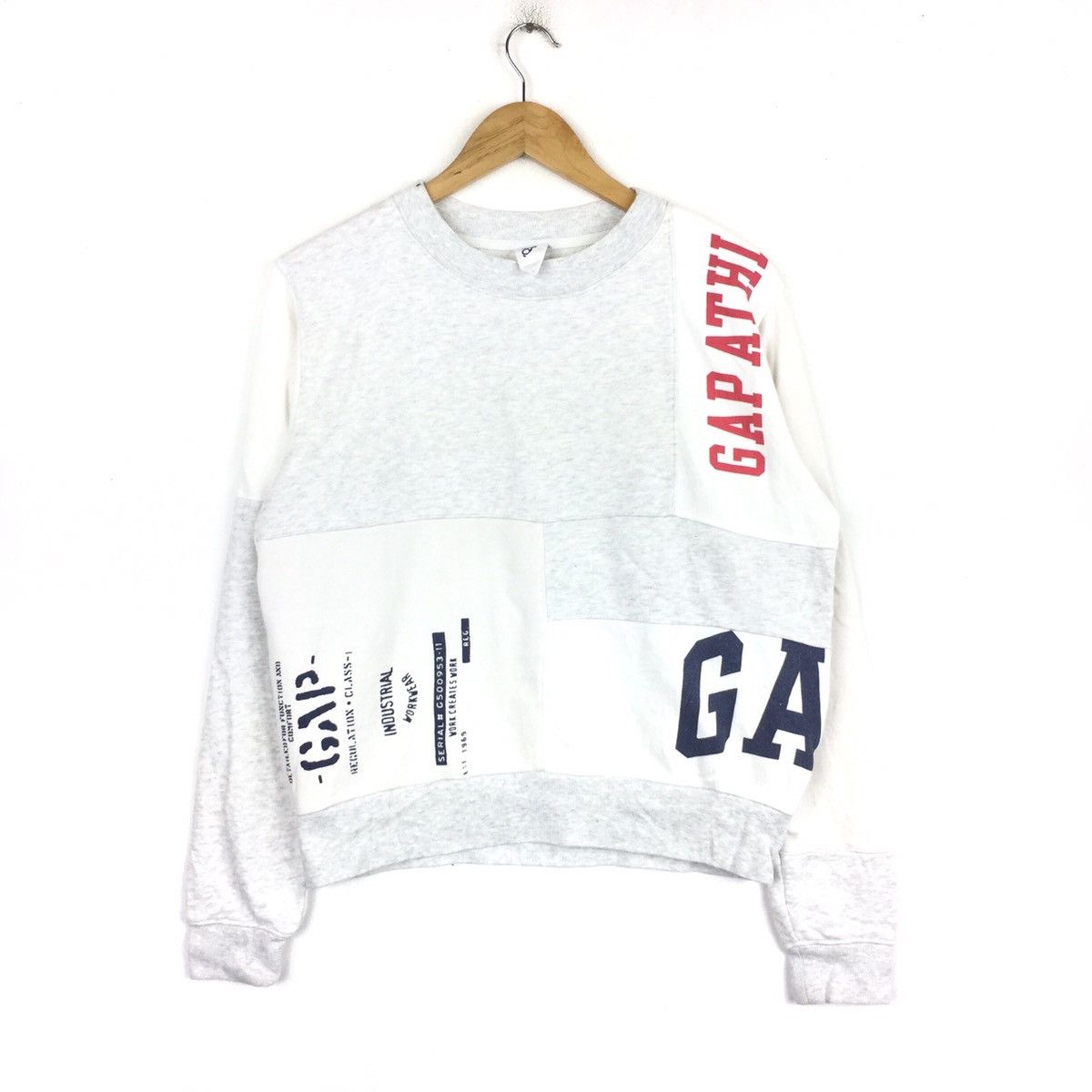 Gap Vintage GAP Sweatshirt Casual Jumper Streetwear Pullover Size US S / EU 44-46 / 1 - 1 Thumbnail