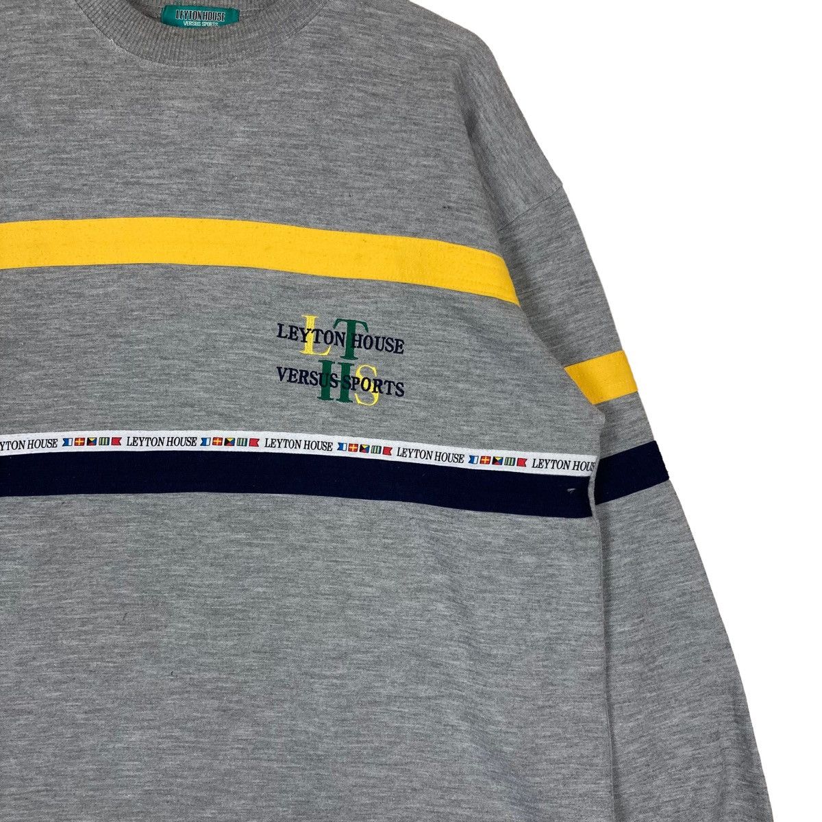 Vintage Vintage Leyton Houses Versus Sports Pullover Jumper Size US XL / EU 56 / 4 - 3 Thumbnail