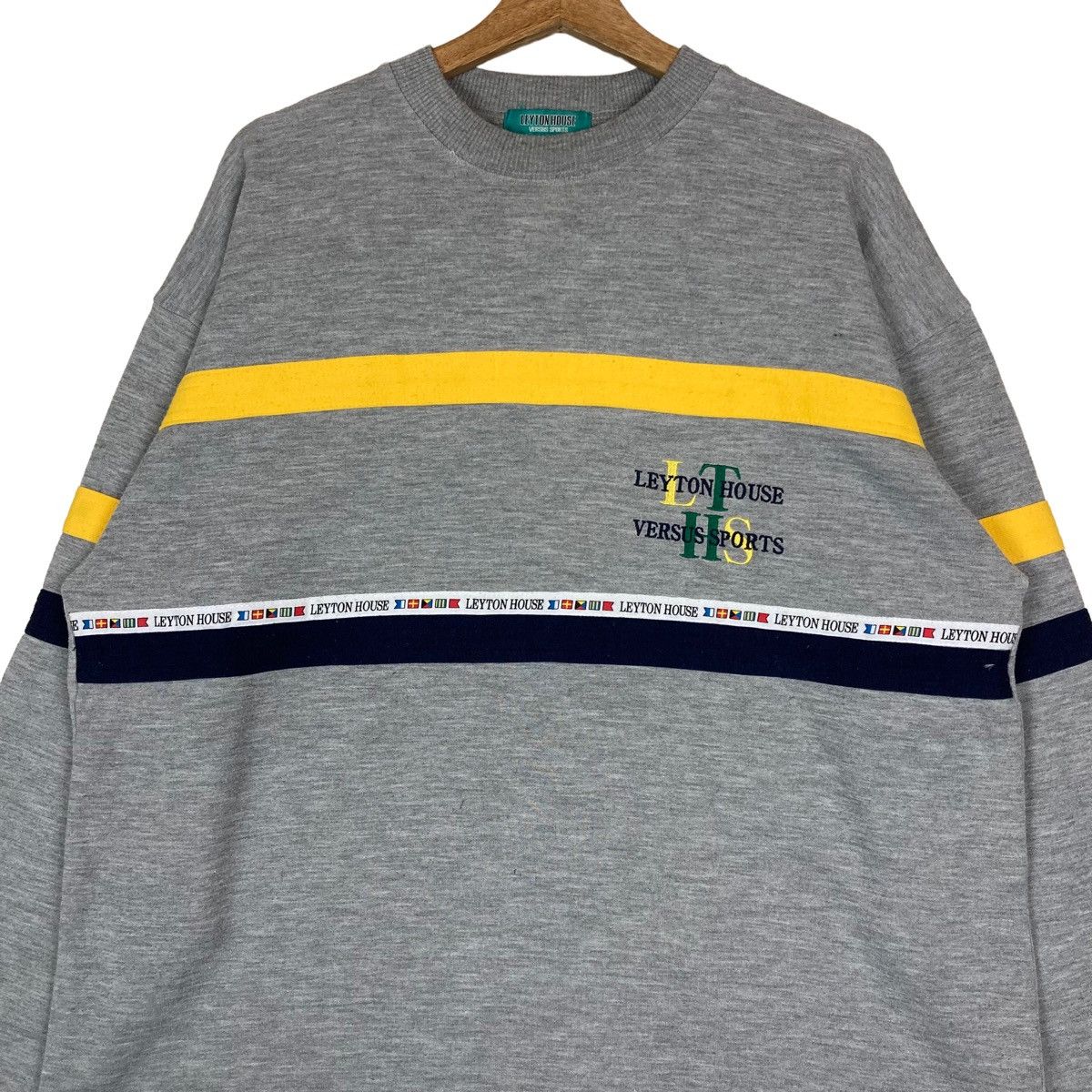Vintage Vintage Leyton Houses Versus Sports Pullover Jumper Size US XL / EU 56 / 4 - 2 Thumbnail
