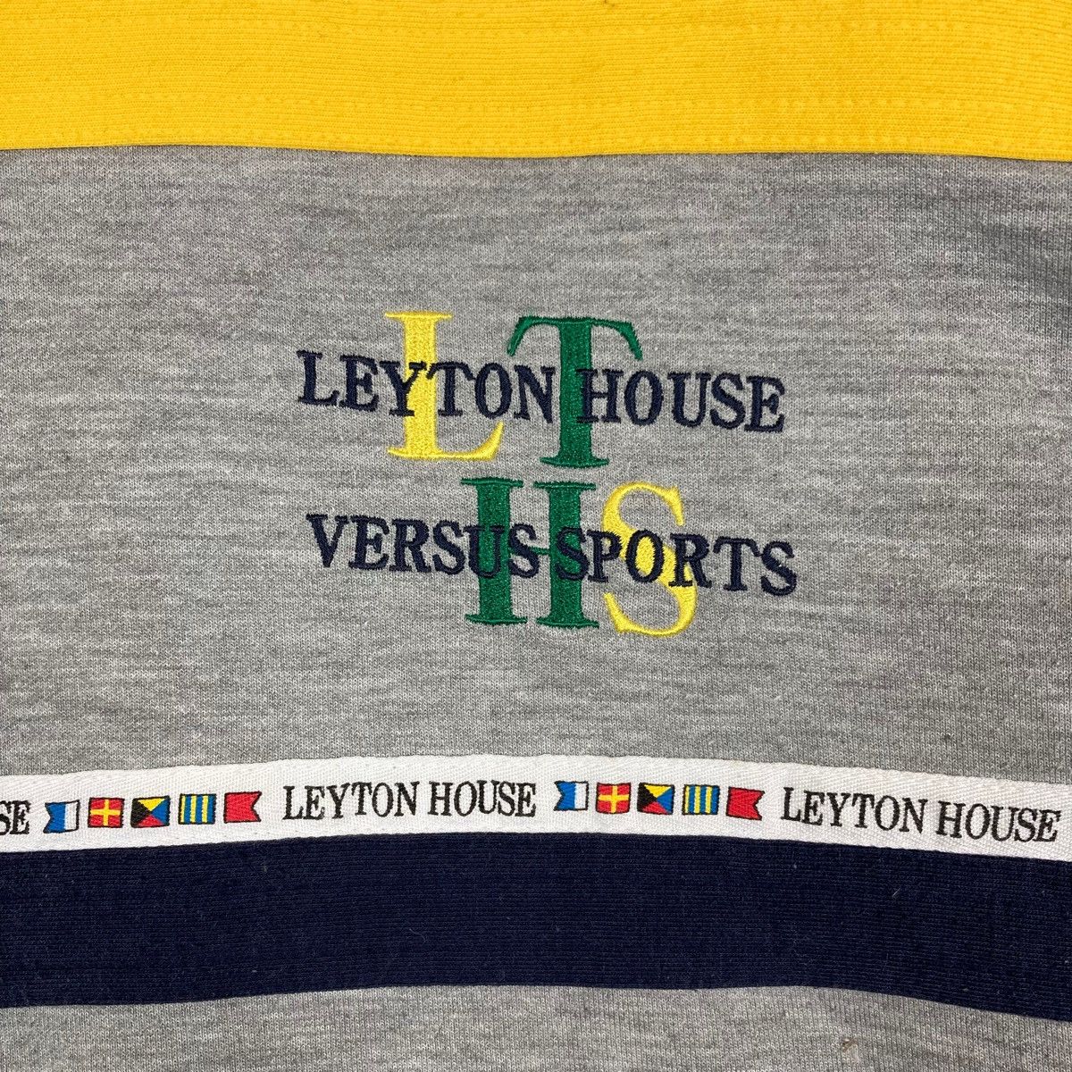 Vintage Vintage Leyton Houses Versus Sports Pullover Jumper Size US XL / EU 56 / 4 - 4 Thumbnail