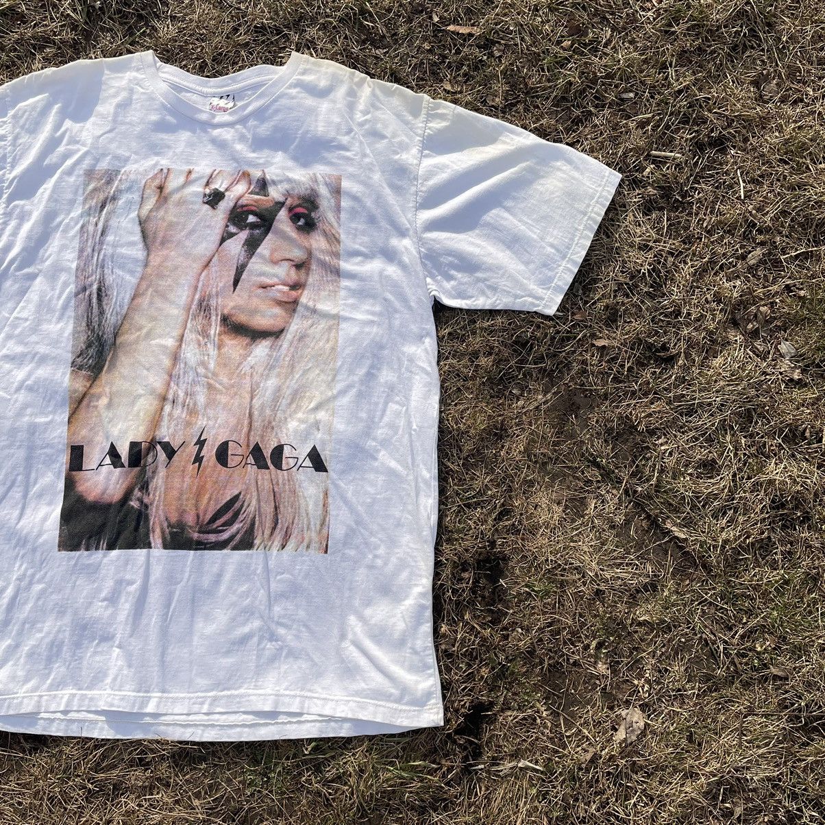 Vintage Vintage 90s Sun Faded Lady Gaga Graphic Tee Grunge Slim L Size US L / EU 52-54 / 3 - 3 Thumbnail