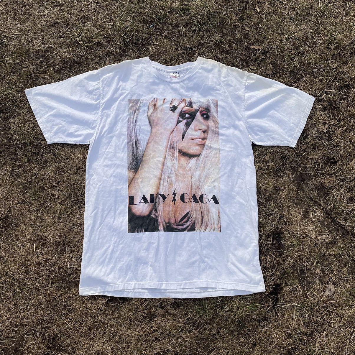 Vintage Vintage 90s Sun Faded Lady Gaga Graphic Tee Grunge Slim L Size US L / EU 52-54 / 3 - 1 Thumbnail