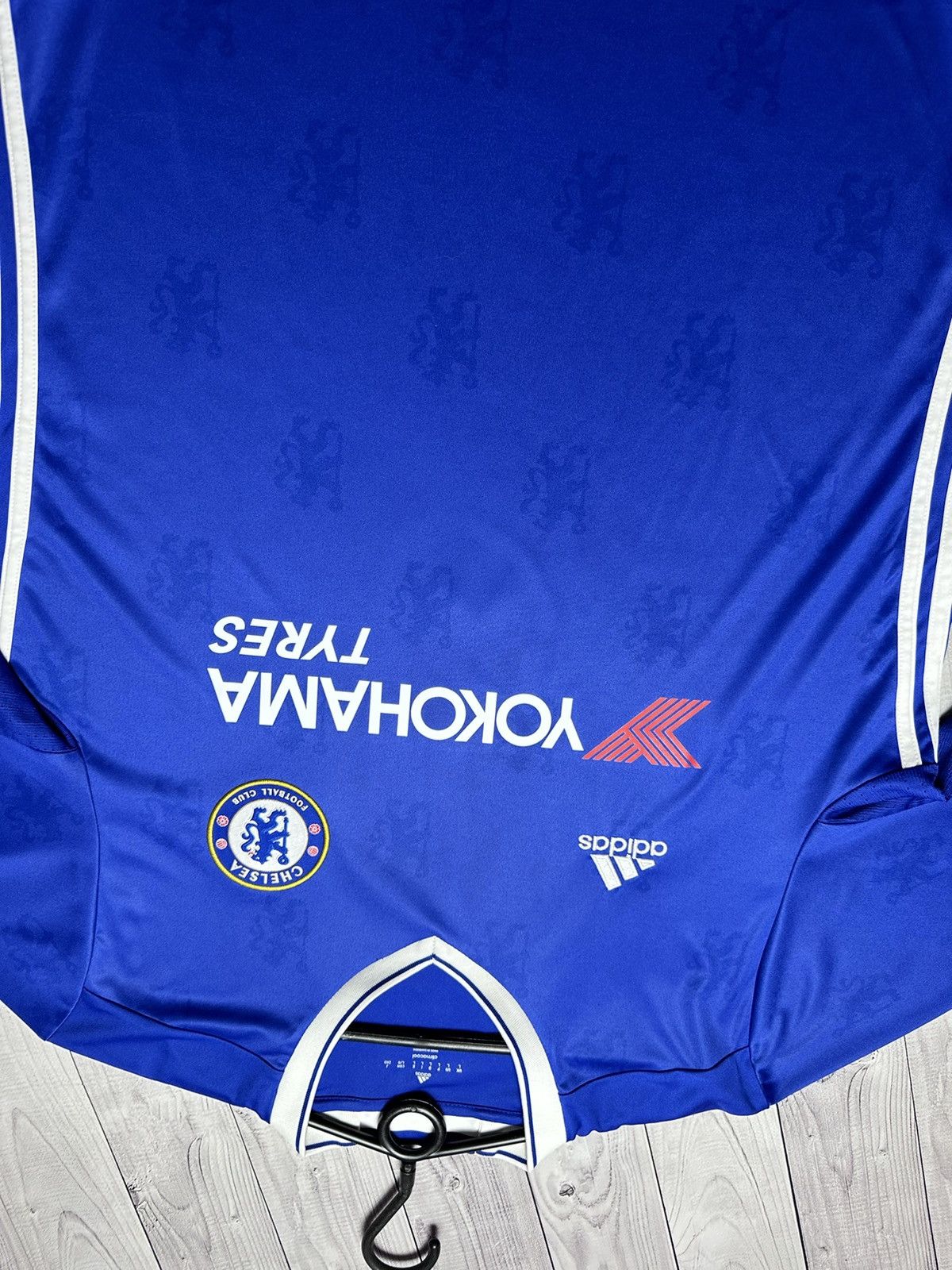 Adidas × Chelsea Soccer Chelsea soccer jersey adidas 5 Zouma size L Size US L / EU 52-54 / 3 - 4 Thumbnail