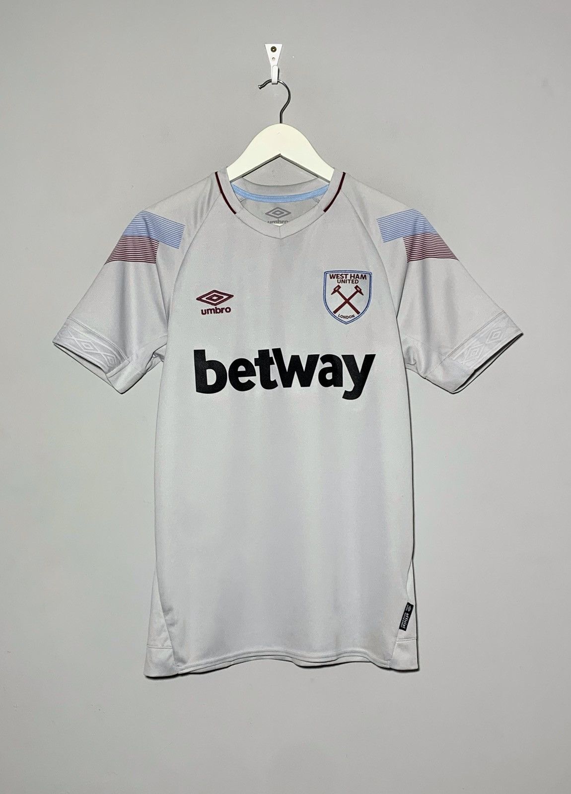 Umbro #7 Arnautovich West Ham 2018/19 football shirt Size US S / EU 44-46 / 1 - 2 Thumbnail